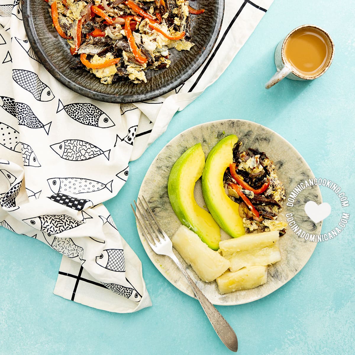 Arenque con huevo (herring with egg).