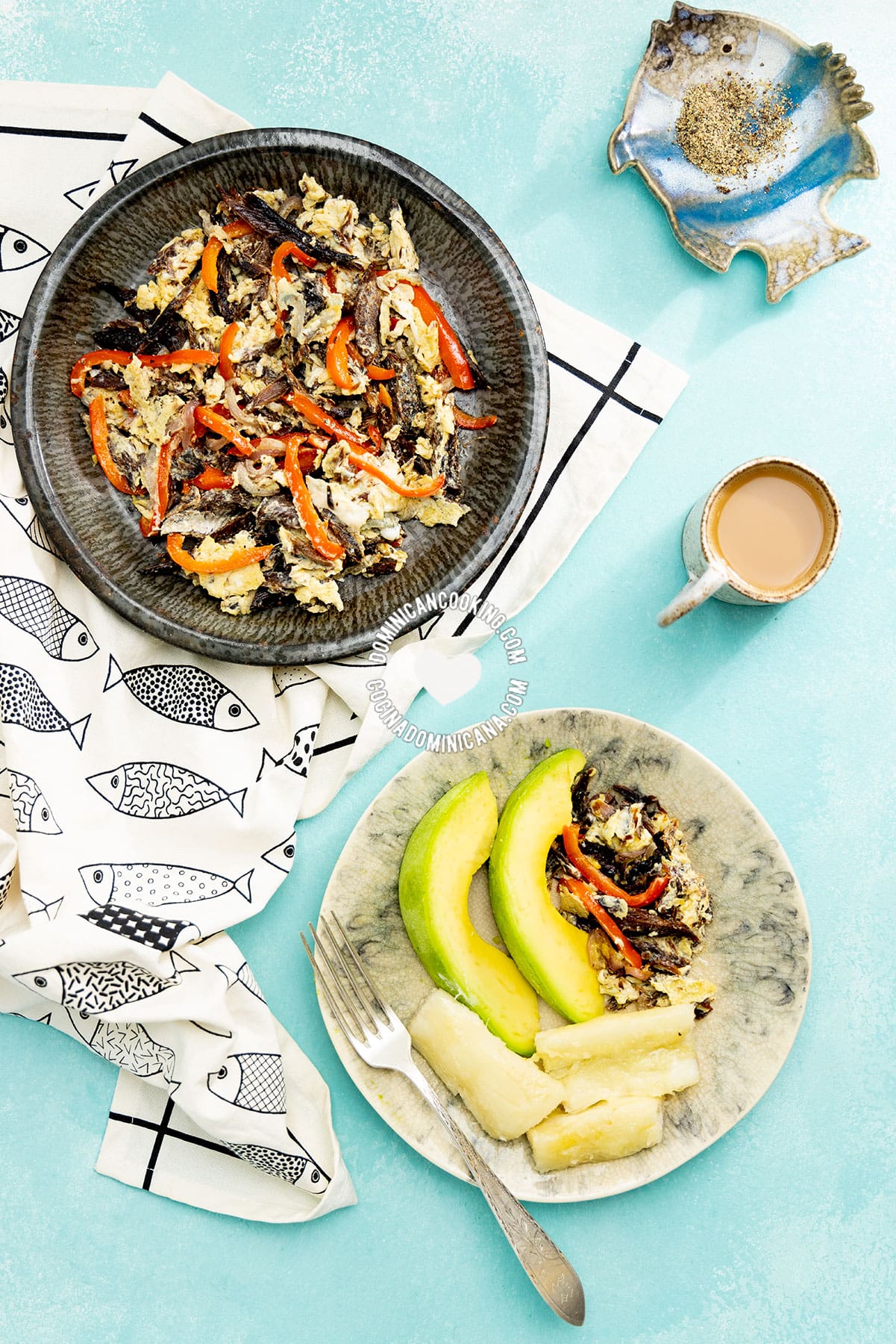 Arenque con huevo (herring with egg).