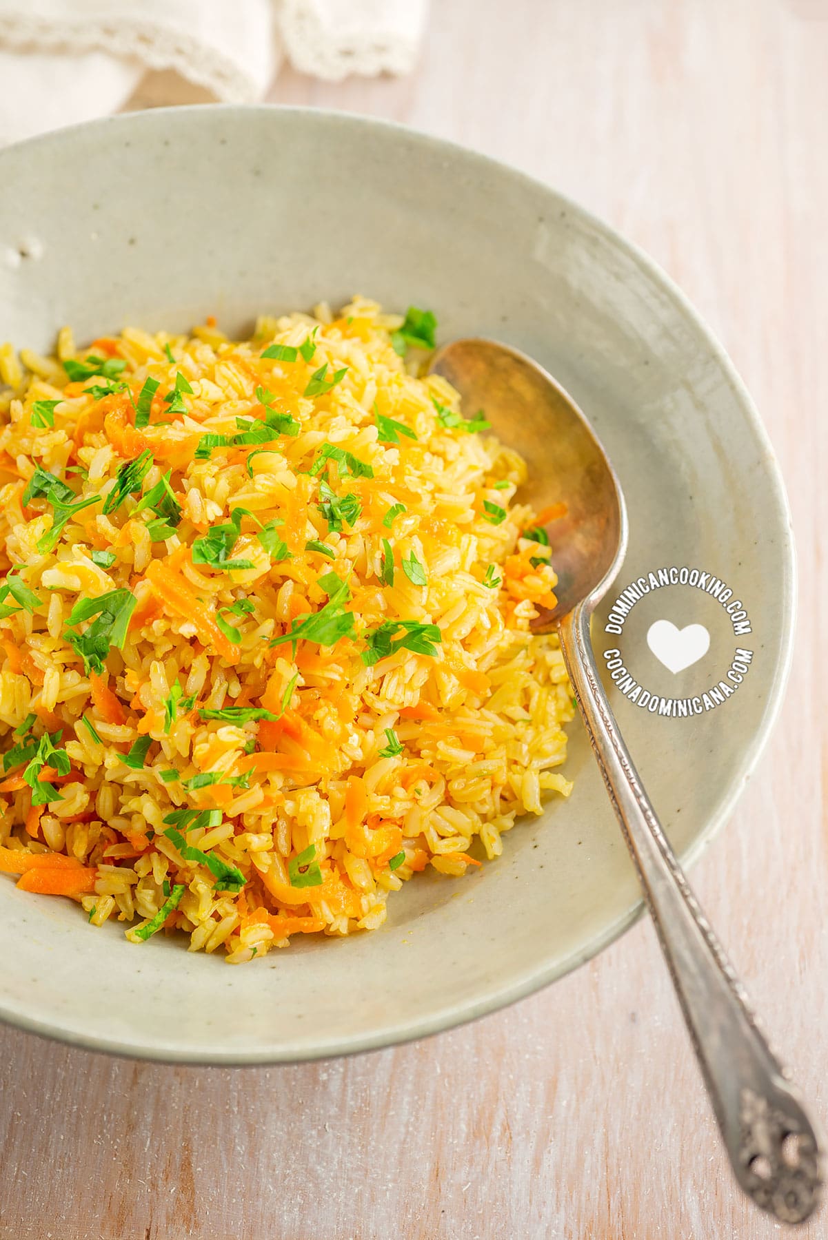 Arroz amarillo dominicano.