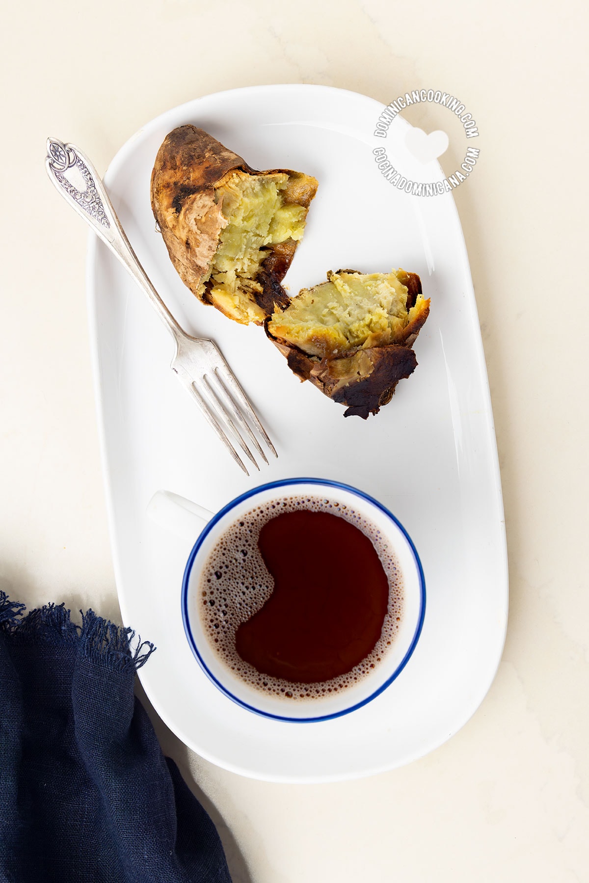 Batata asada (roasted potato).