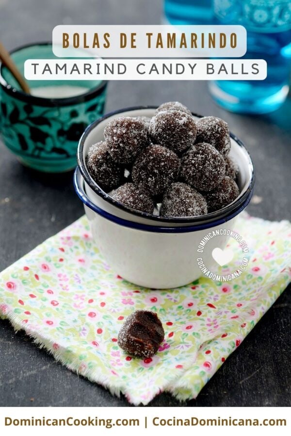 Bolas de tamarindo (tamarind candy balls) recipe.