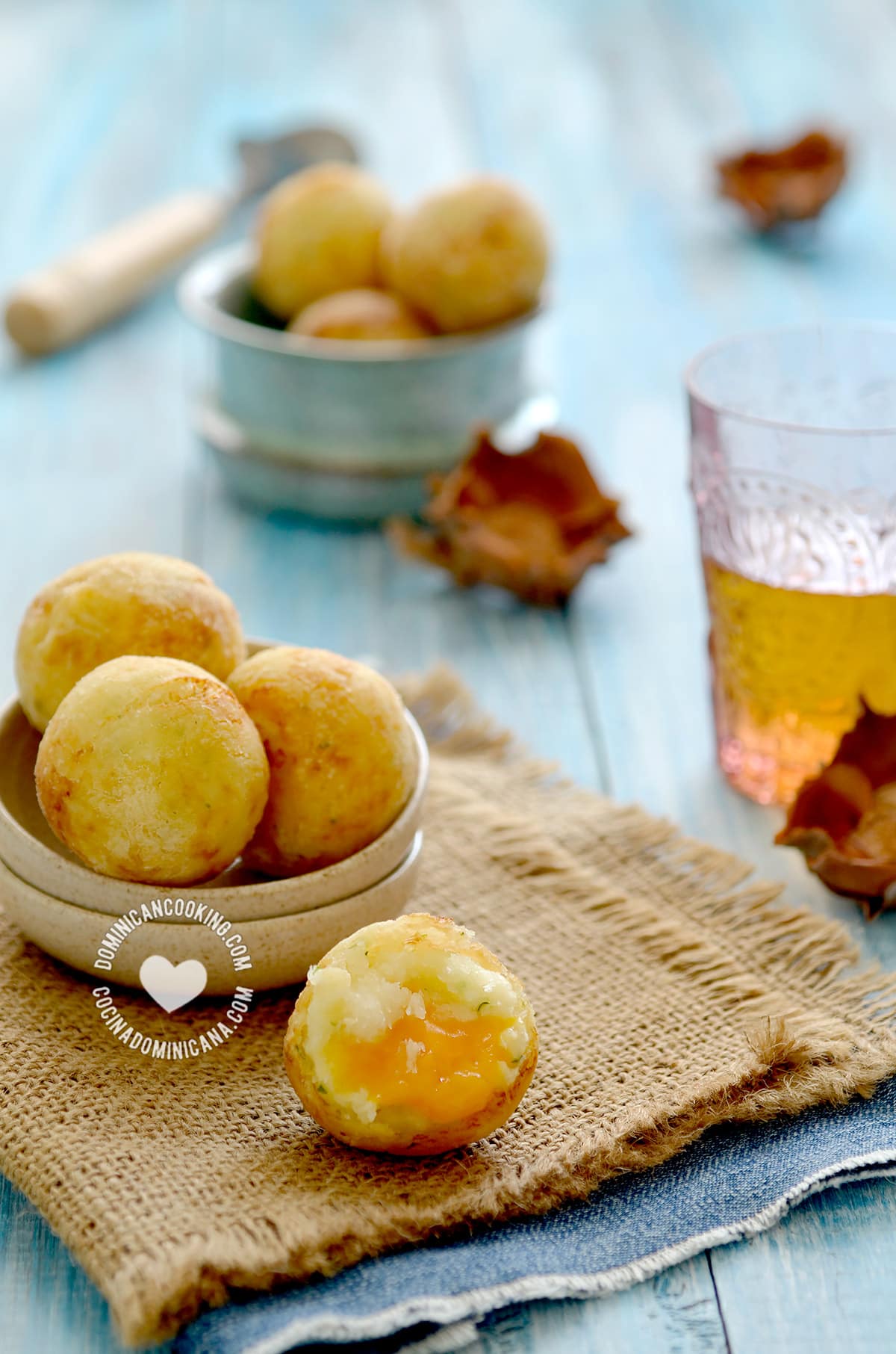 Bollitos de yuca  (cheese-filled cassava balls).