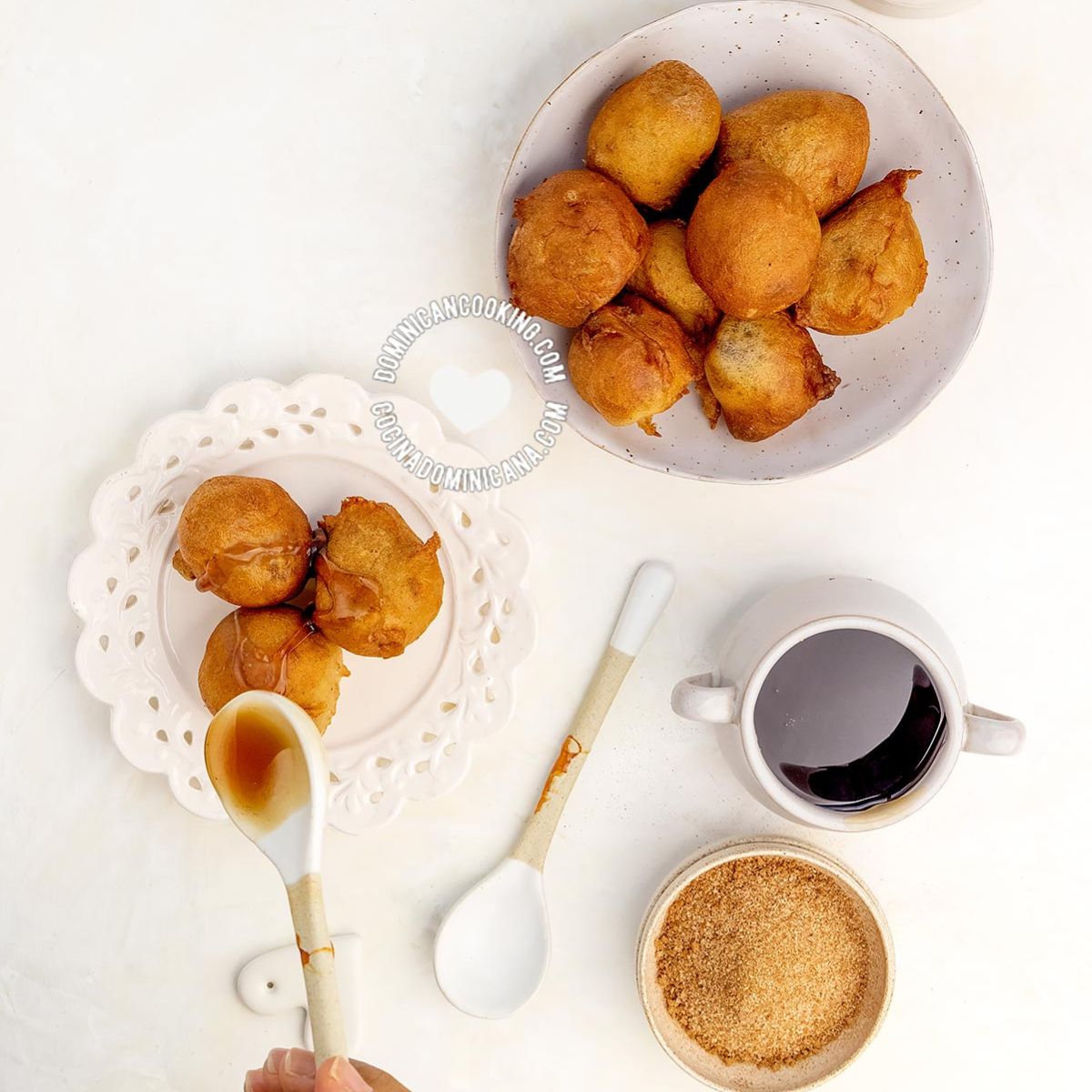 Buñelos de viento (puffy fried balls in syrup).