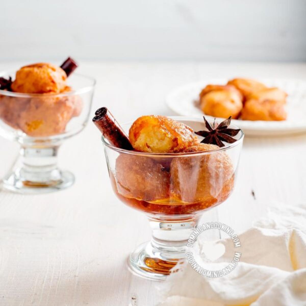 Buñuelos de yuca (cassava beignets in spiced syrup).