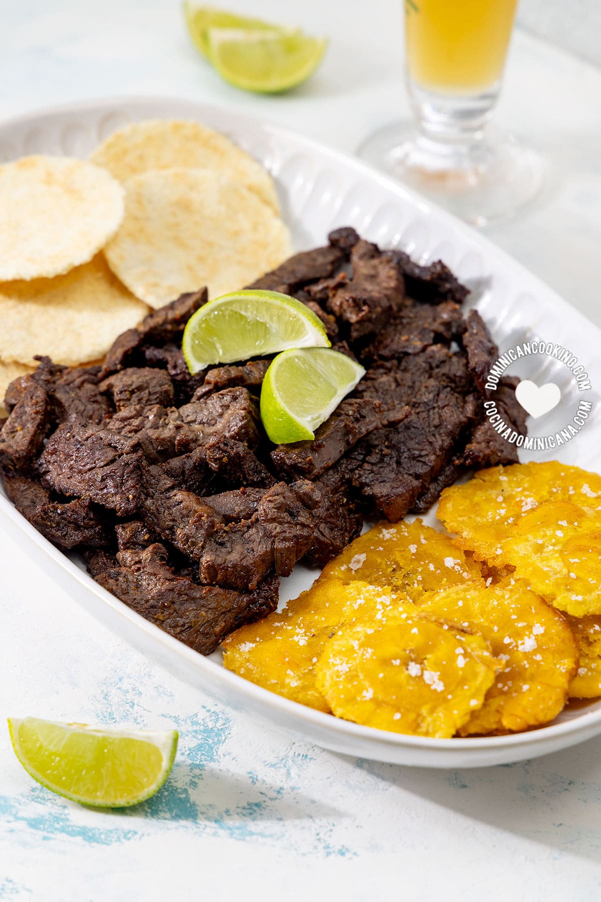 Carnita frita, res frita or puerco frito (Dominican fried beef or fried pork).