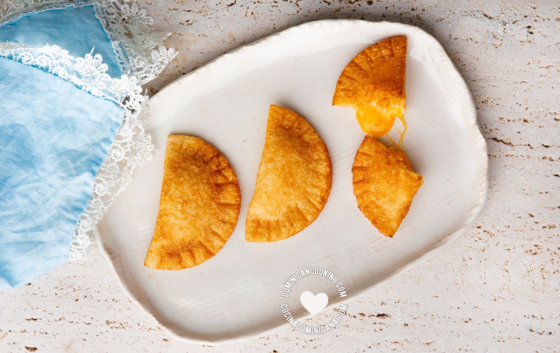 Yuca empanadas (cativías).