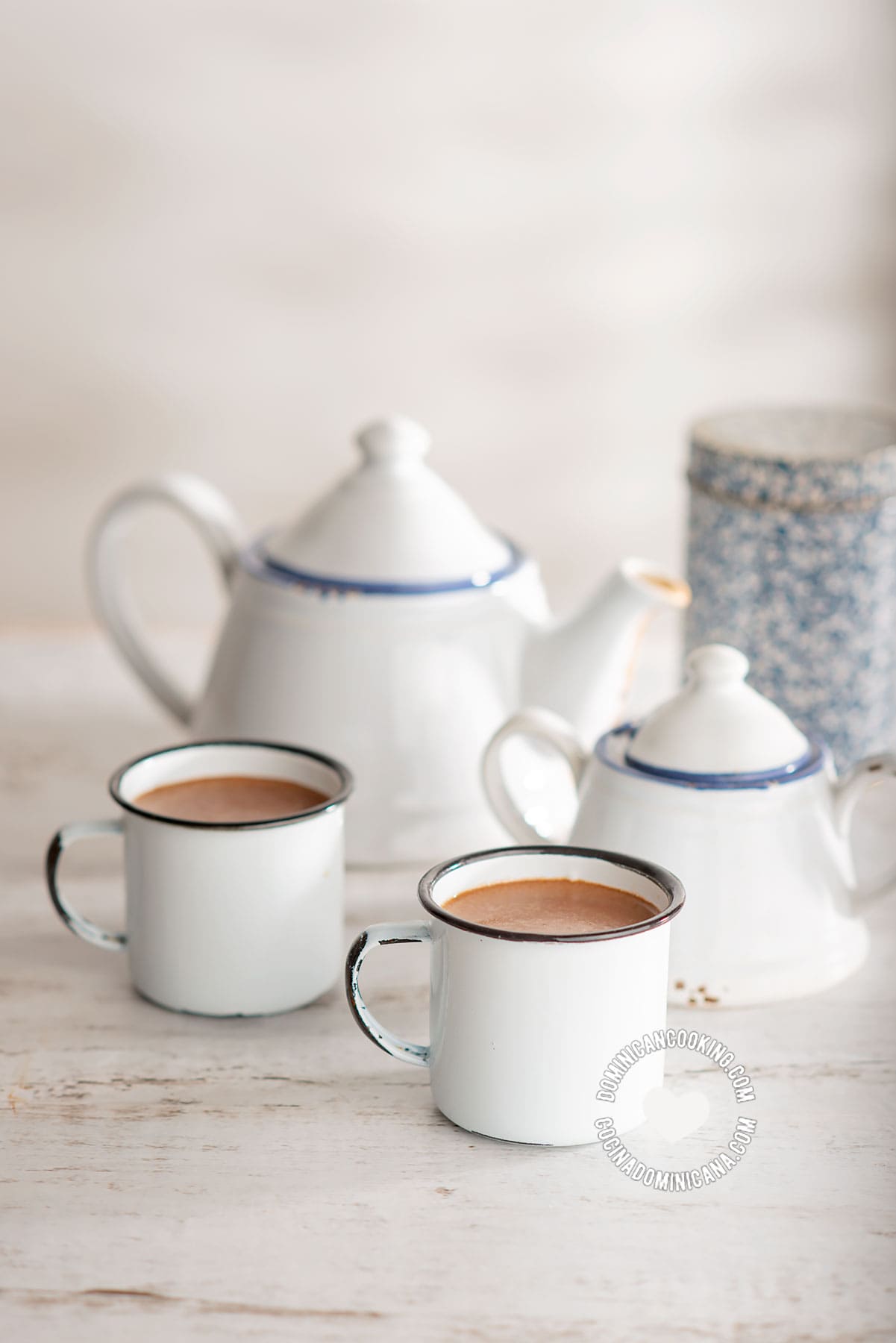 2 cups of chocolate espeso (creamy spiced hot cocoa).