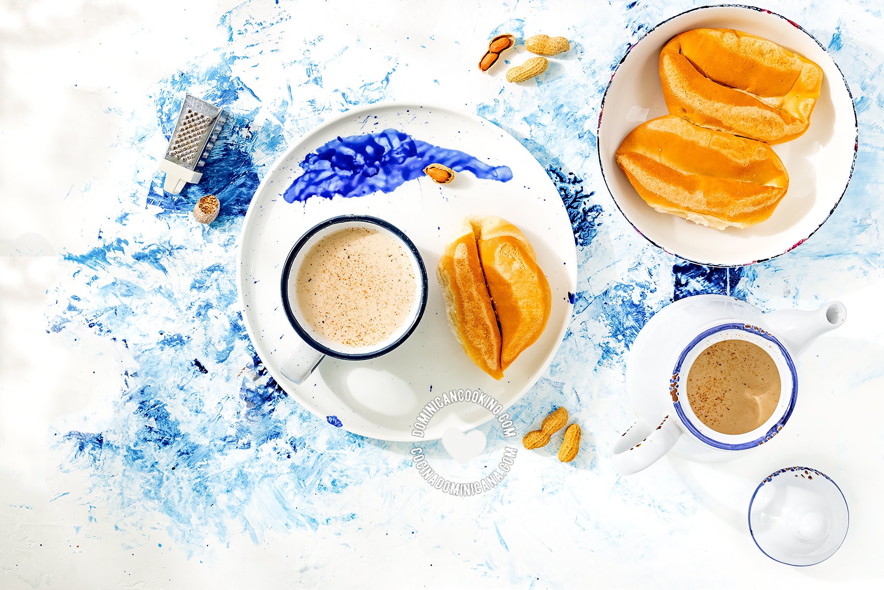 Chocolate de Maní (Peanut "Cocoa") served with pan de agua.