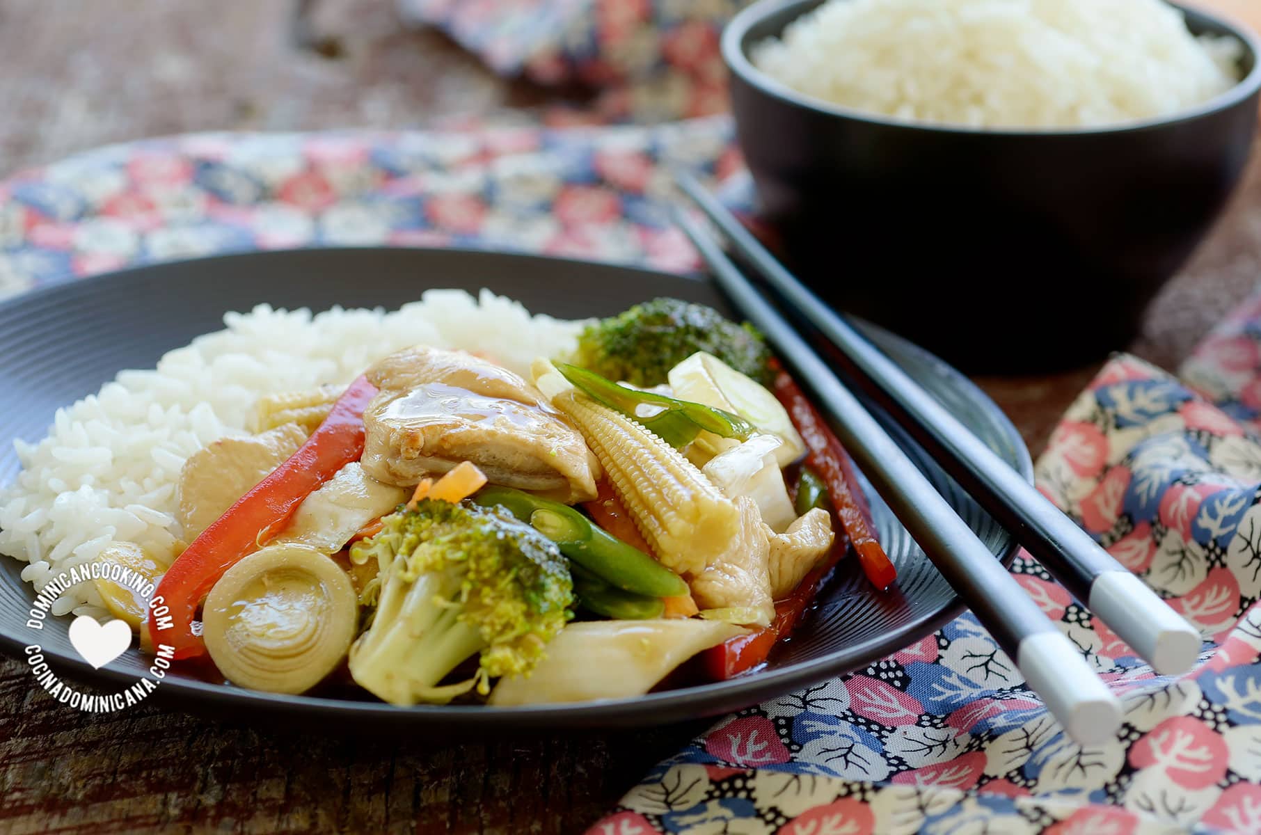 Chapsui or chopsuí (Dominican-style chop suey).