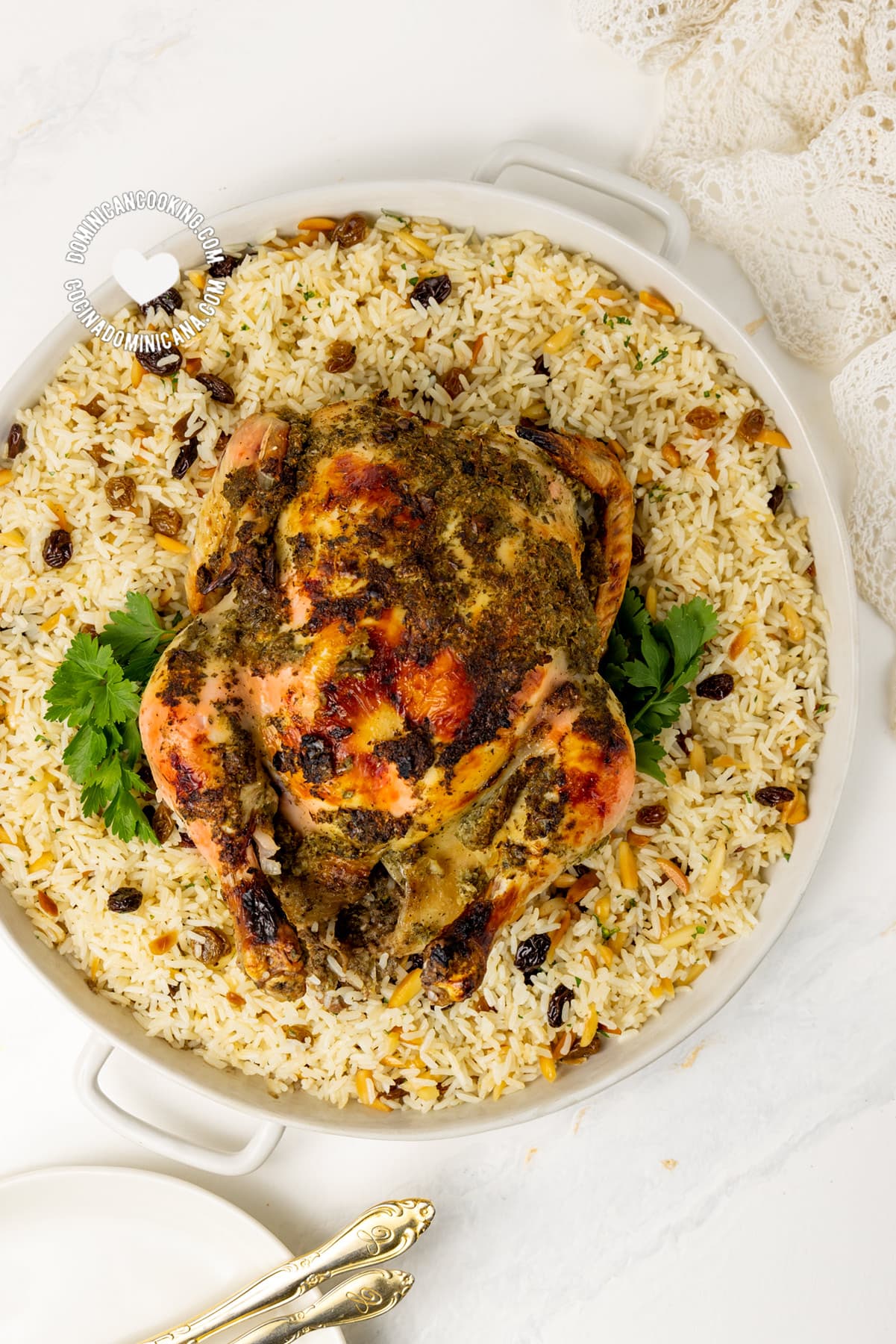 Pollo navideño asado dominicano.