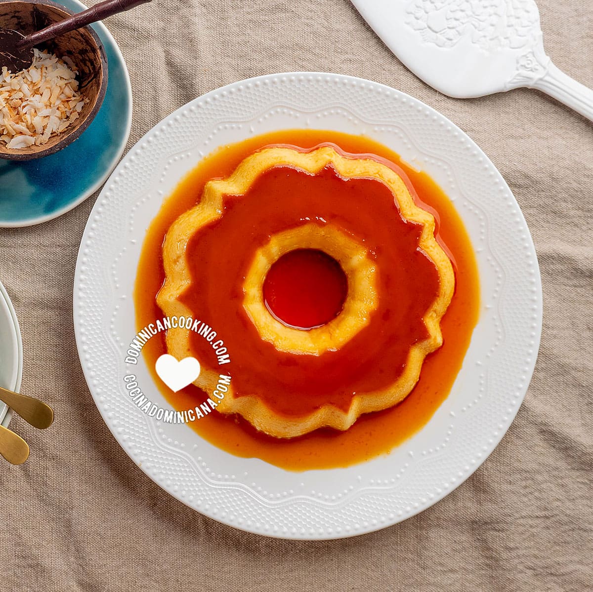 Coconut flan (quesillo de coco).