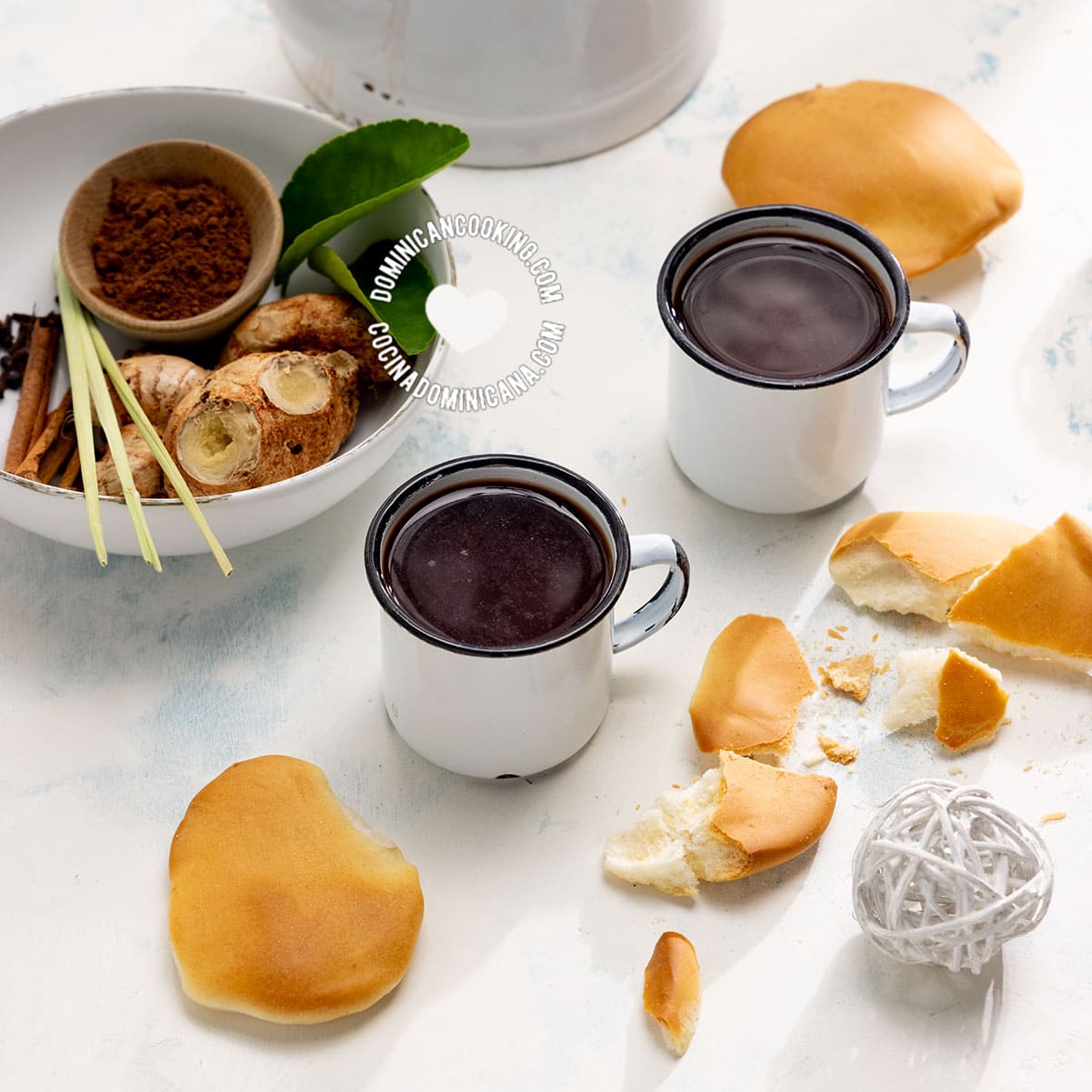 Gaviao dominicano navideño (Dominican Christmas drink).