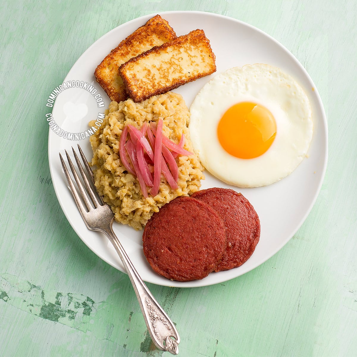 Mangu (Dominican mashed plantain).