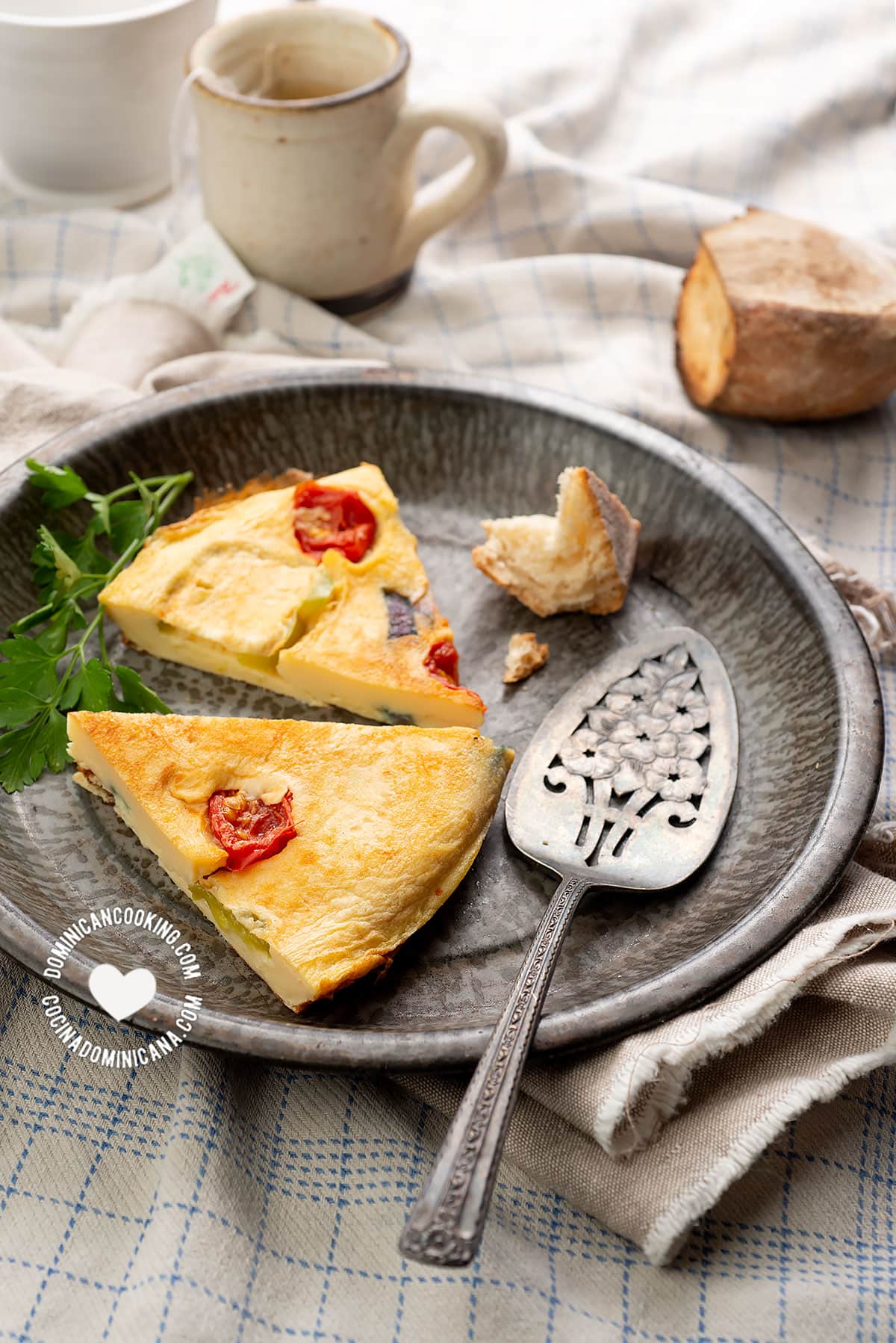 Tortilla de huevos (Dominican omelette).