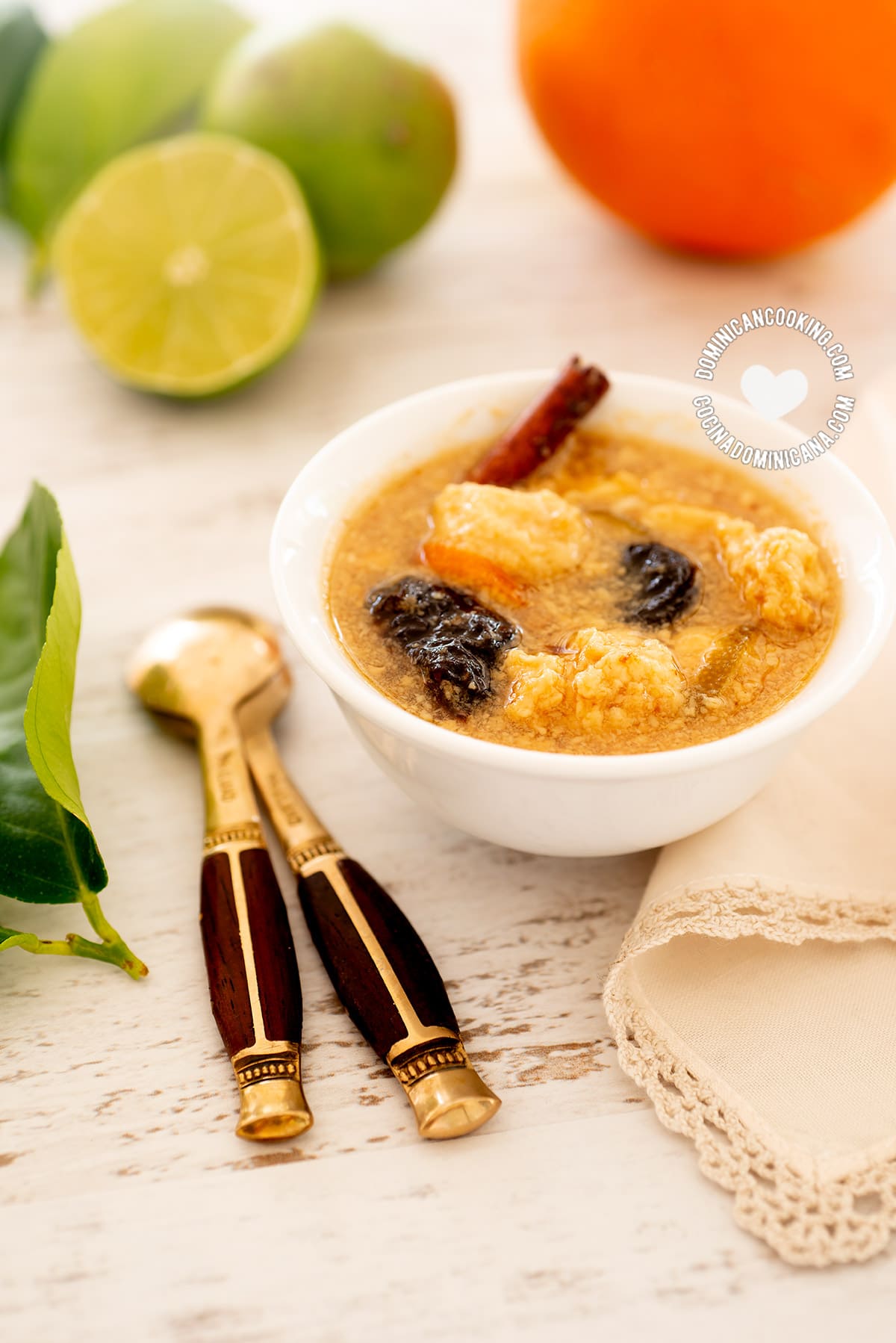 Dulce de leche cortada (curdled milk fudge).