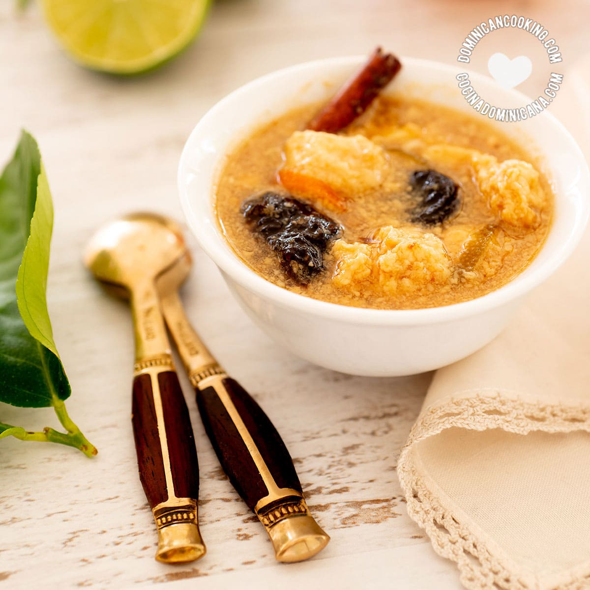 Dulce de leche cortada (curdled milk fudge).