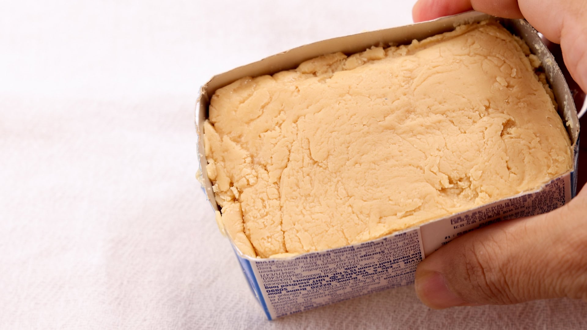 Molded dulce de leche en tabla.