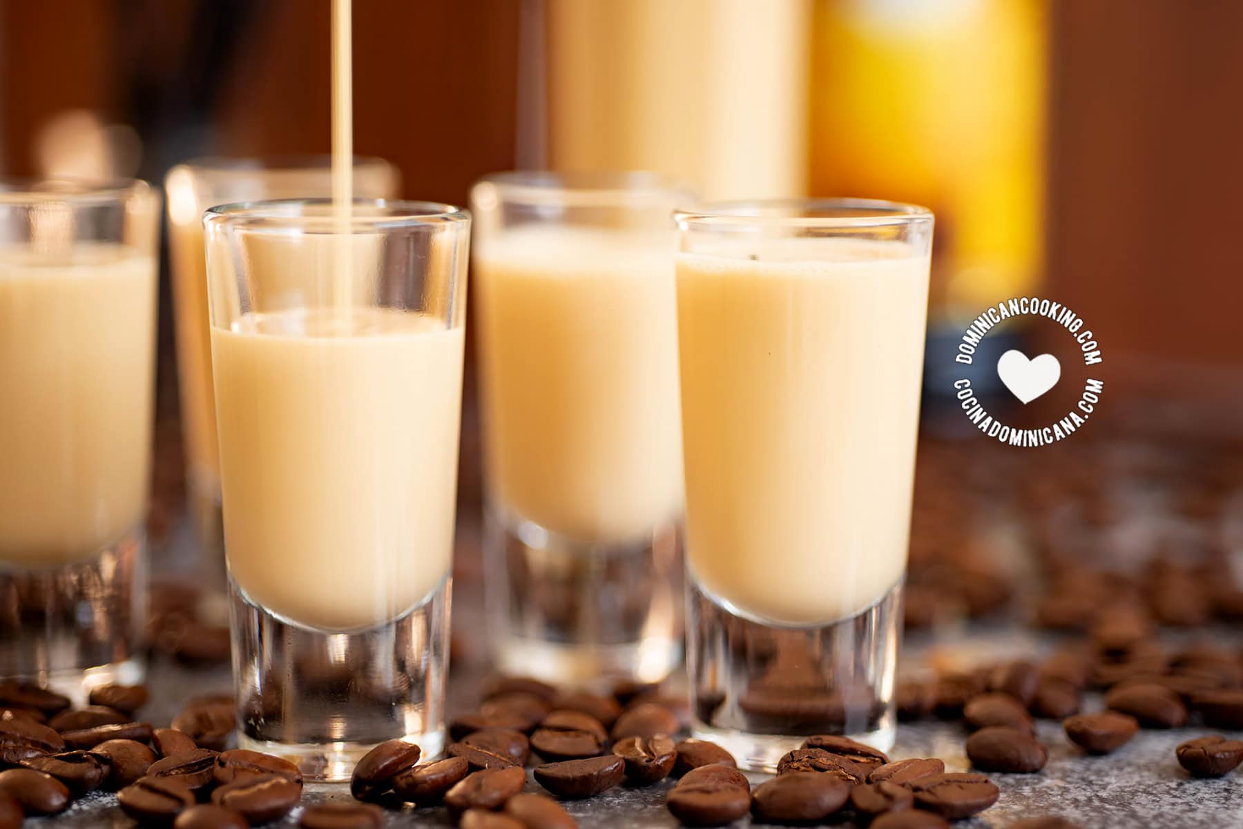 Ponche de café (eggnog coffee).