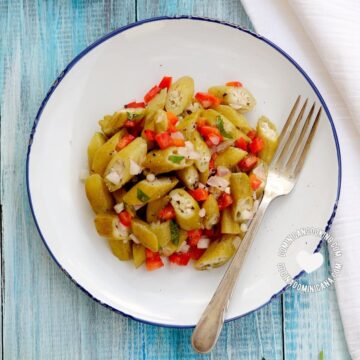 Ensalada de molondrones (okra salad).