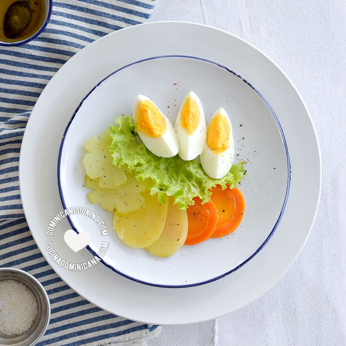 Ensalada hervida (chayote salad).