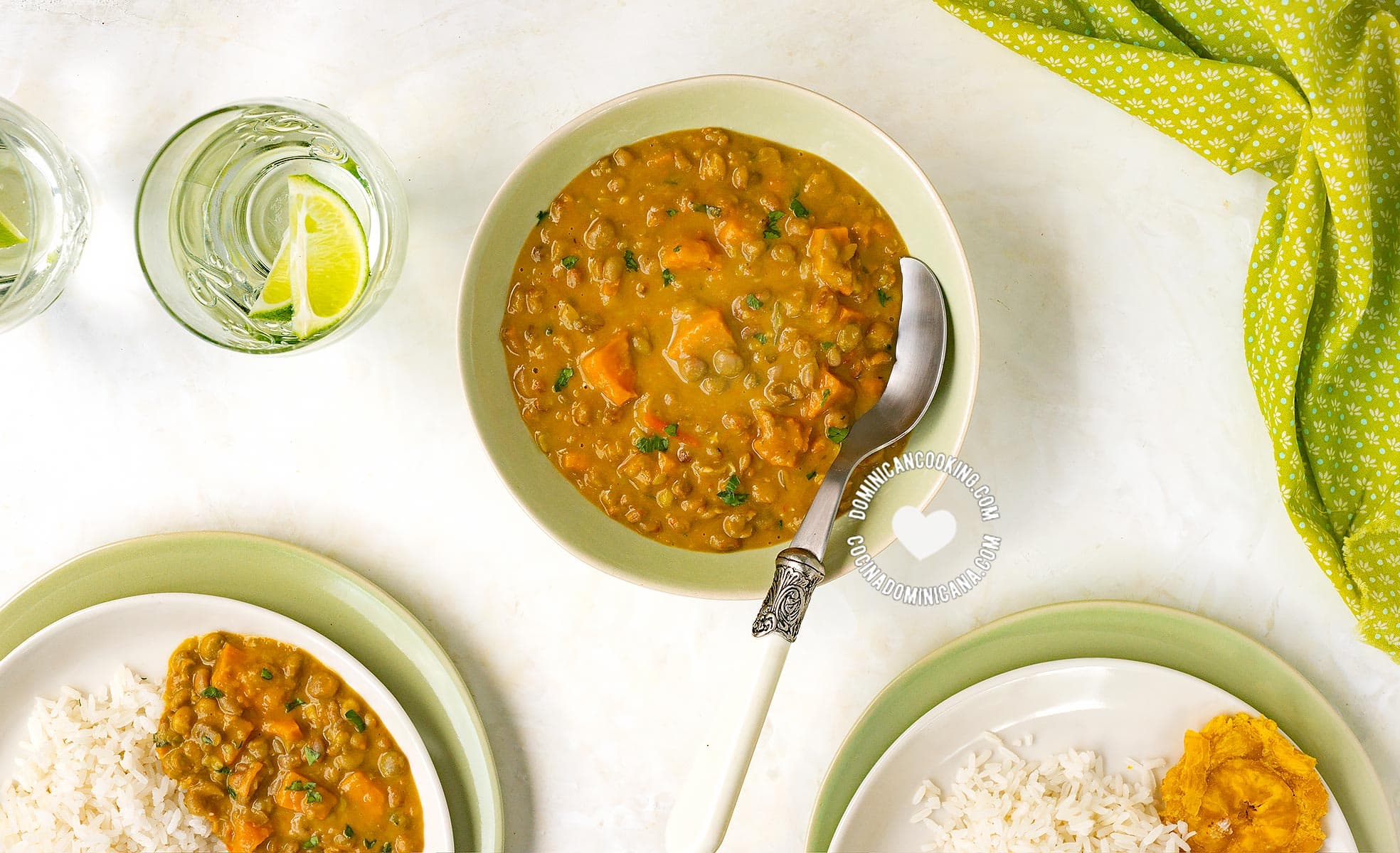 Guandules con coco, rice and tostones.