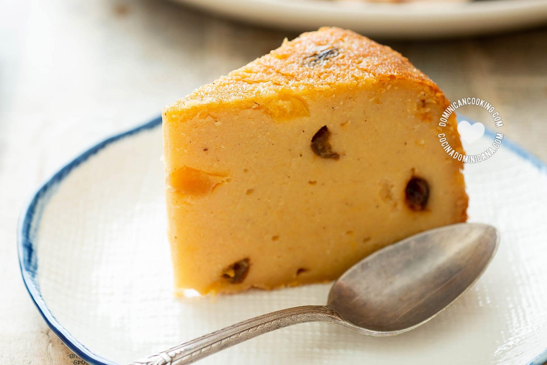 Dominican arepa (cornmeal cake).