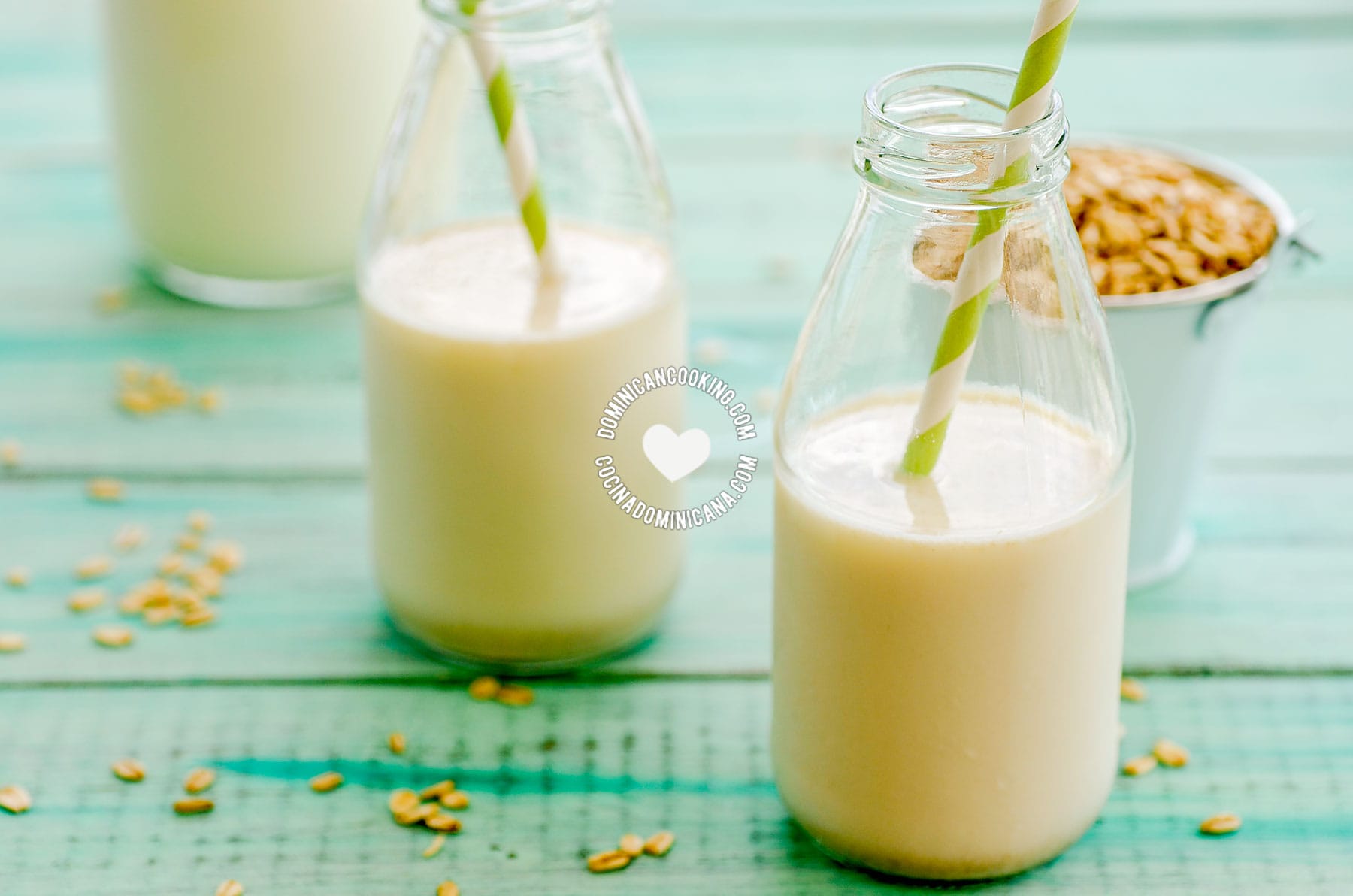 Jugo de avena (oatmeal and lime drink).