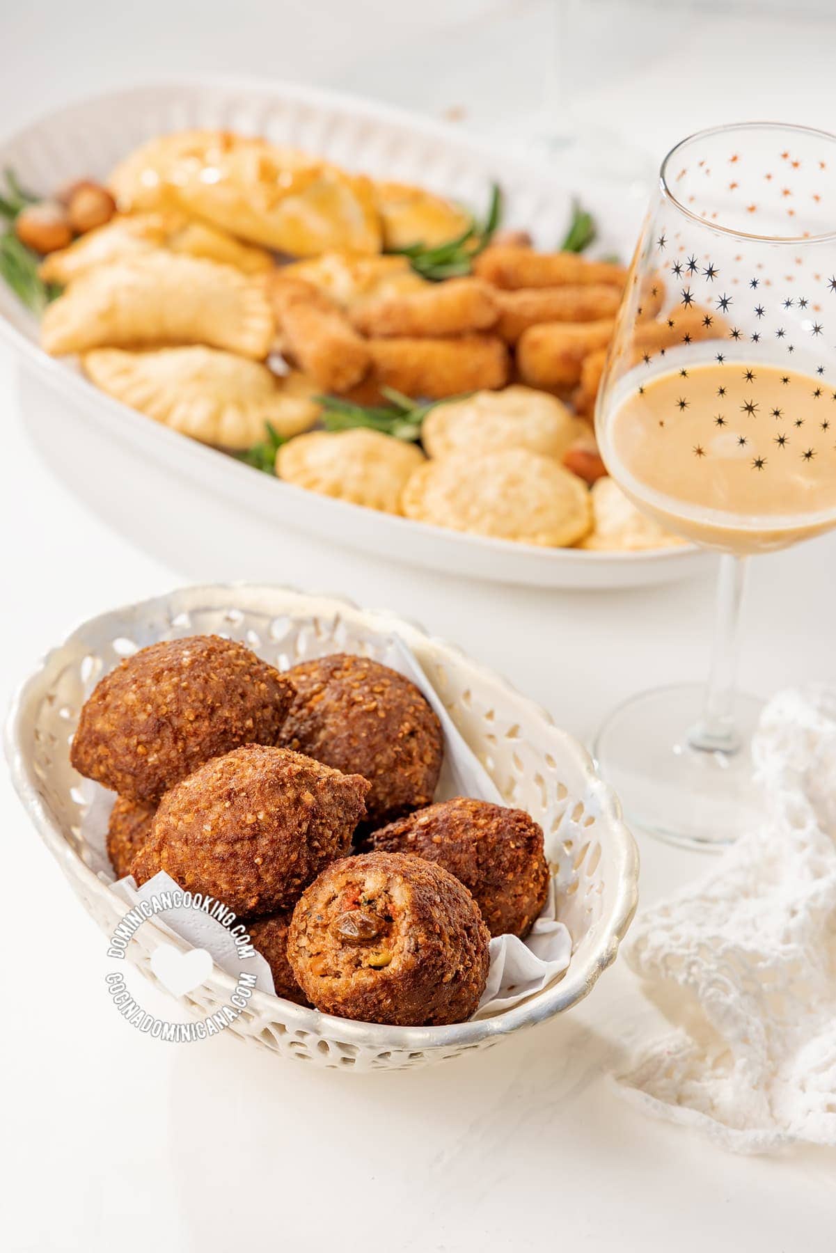 Quipes (Dominican-style kibbeh)