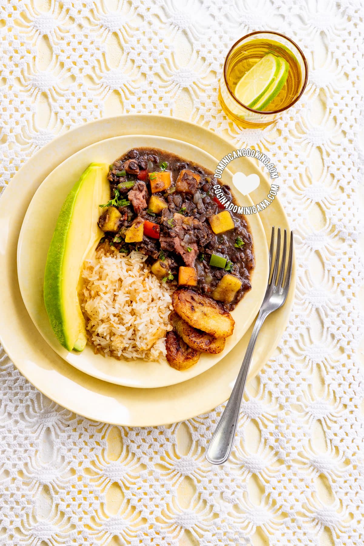 Lentejas guisadas dominicanas.