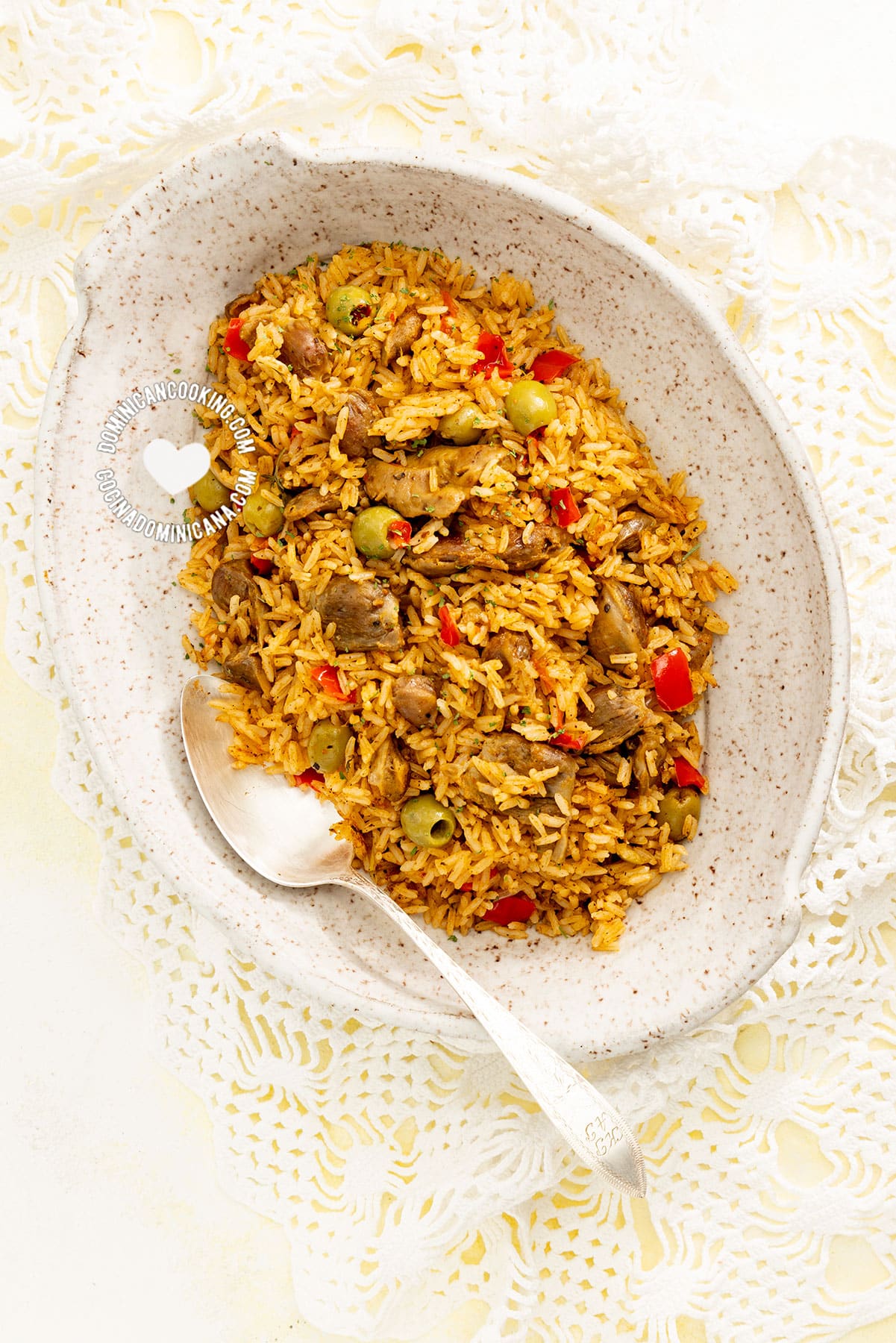 Locrio de molleja (rice and chicken gizzards).