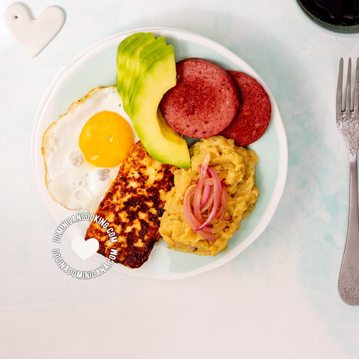 Dominican breakfast: los tres golpes con mangu.