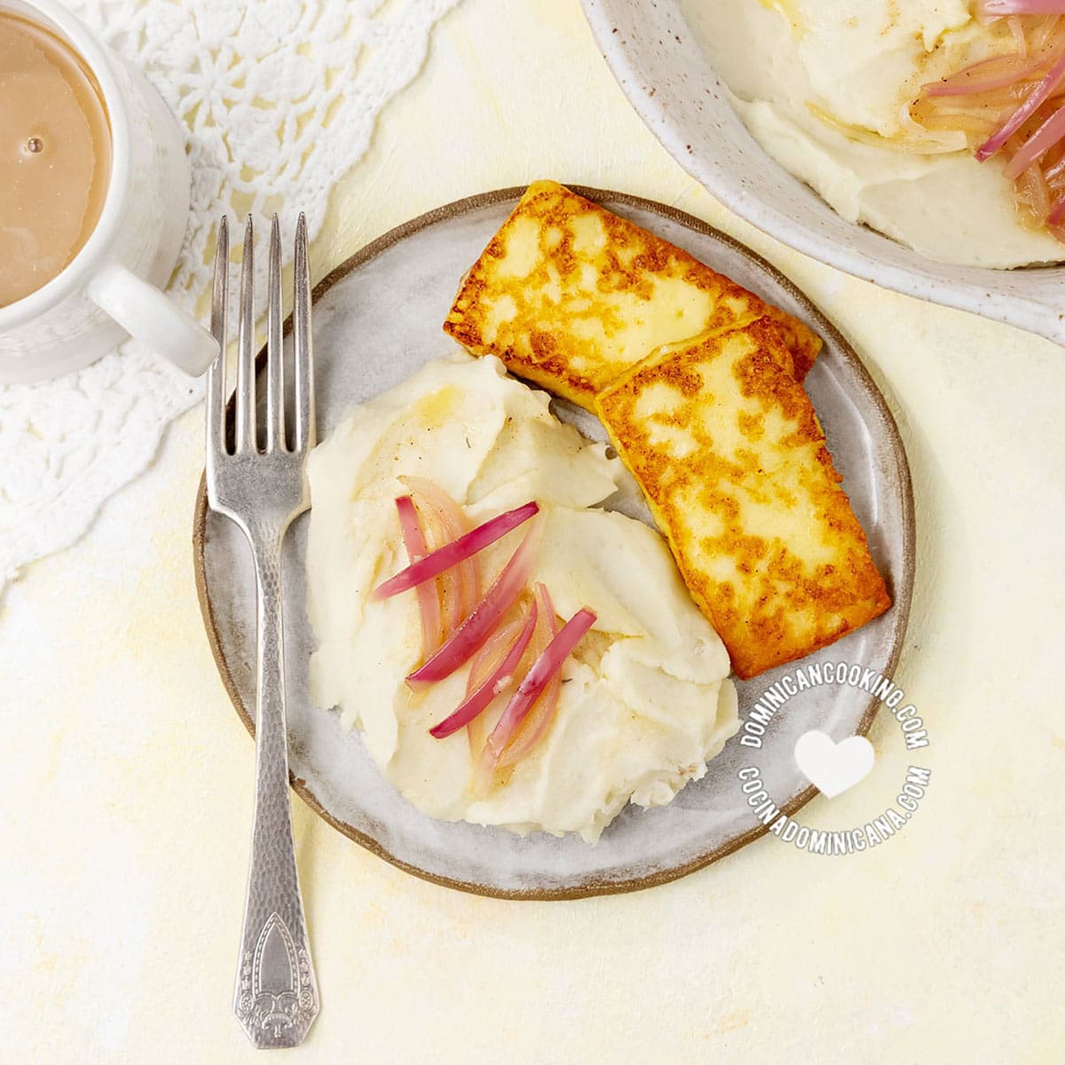 Puré de yautía (malanga mash).