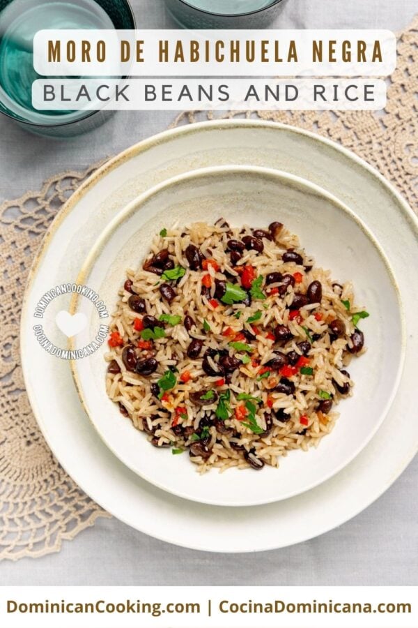 Moro de habichuela negra (black beans and rice) recipe.