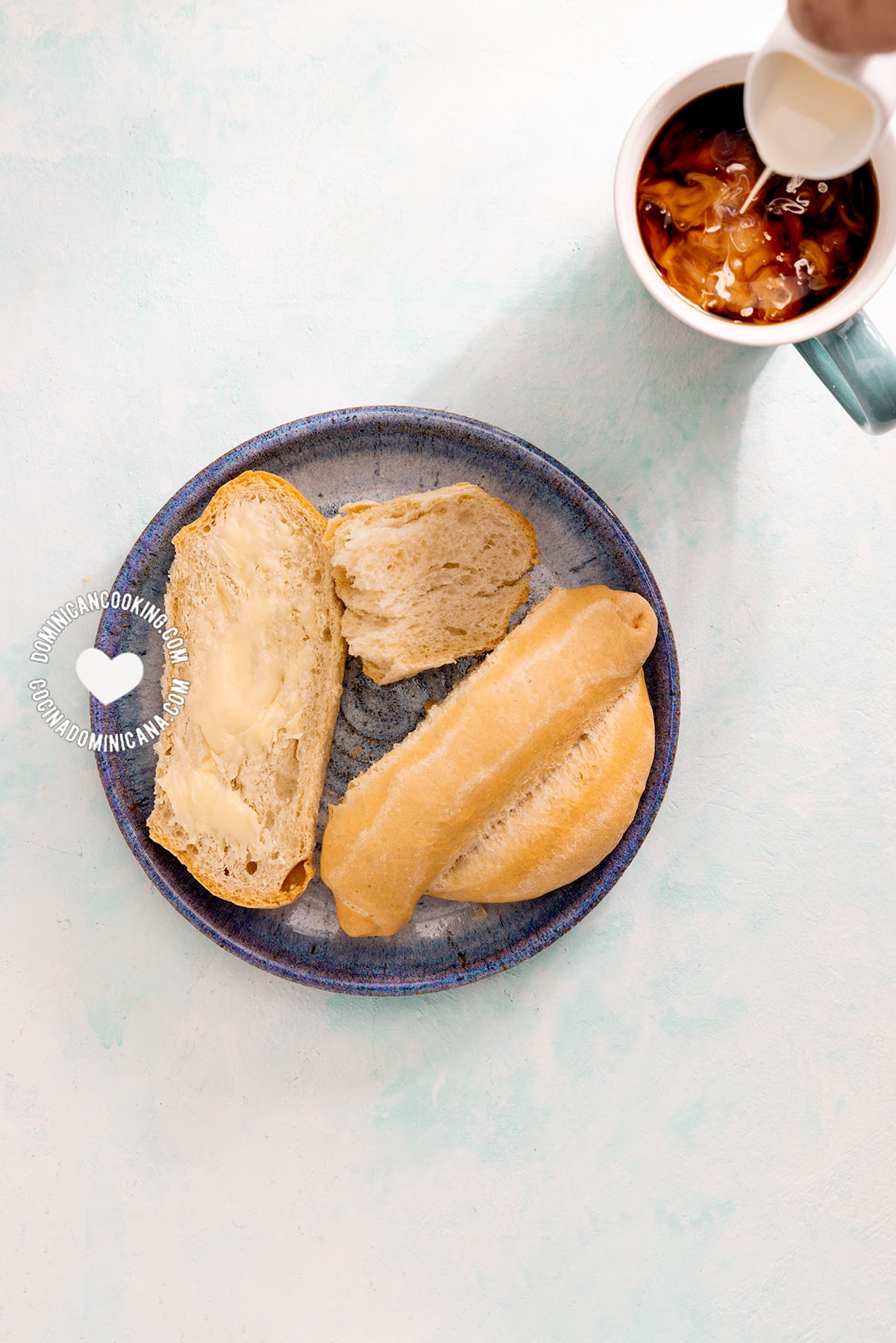 Pan de agua (breakfast rolls).