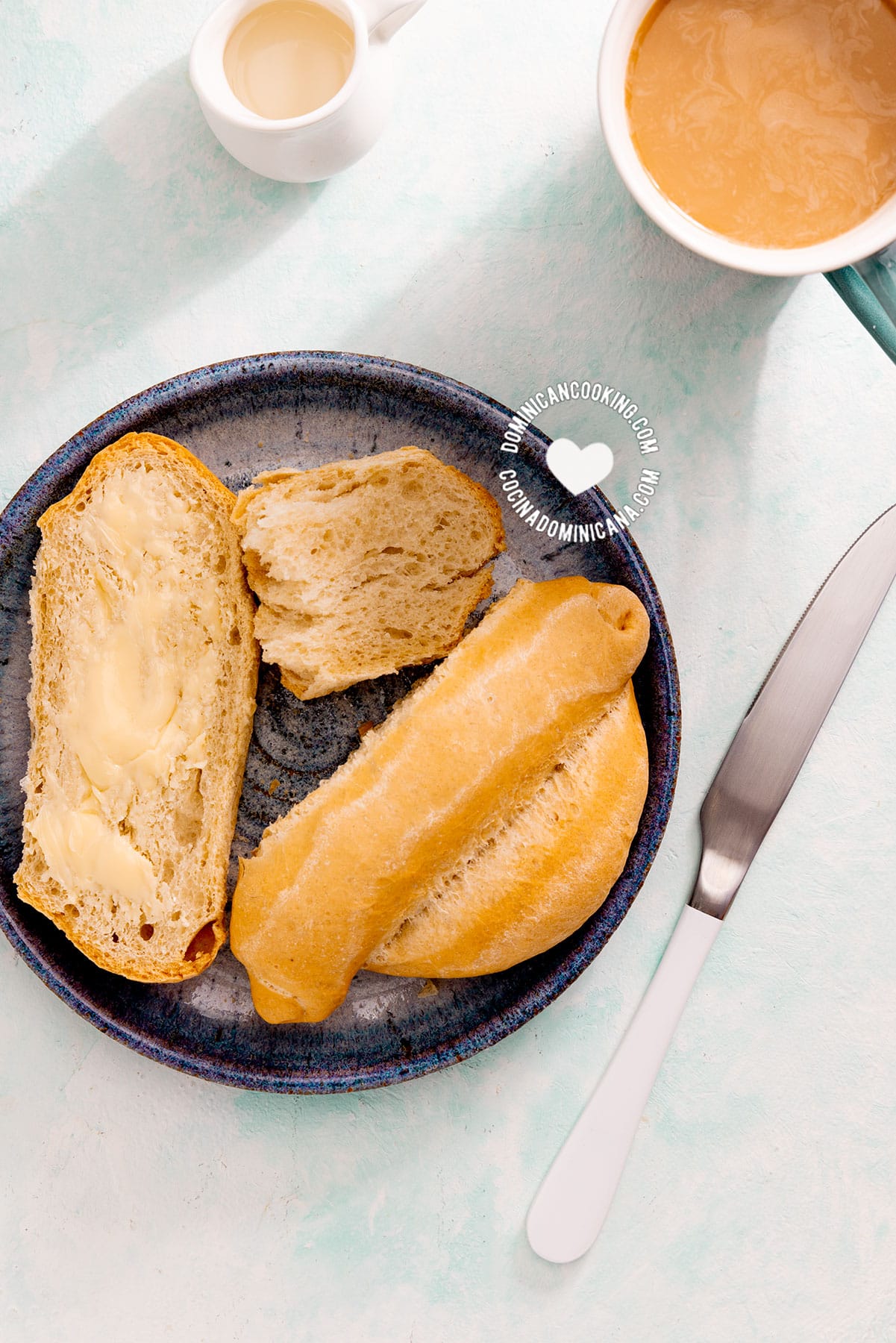 Pan de agua (breakfast rolls).