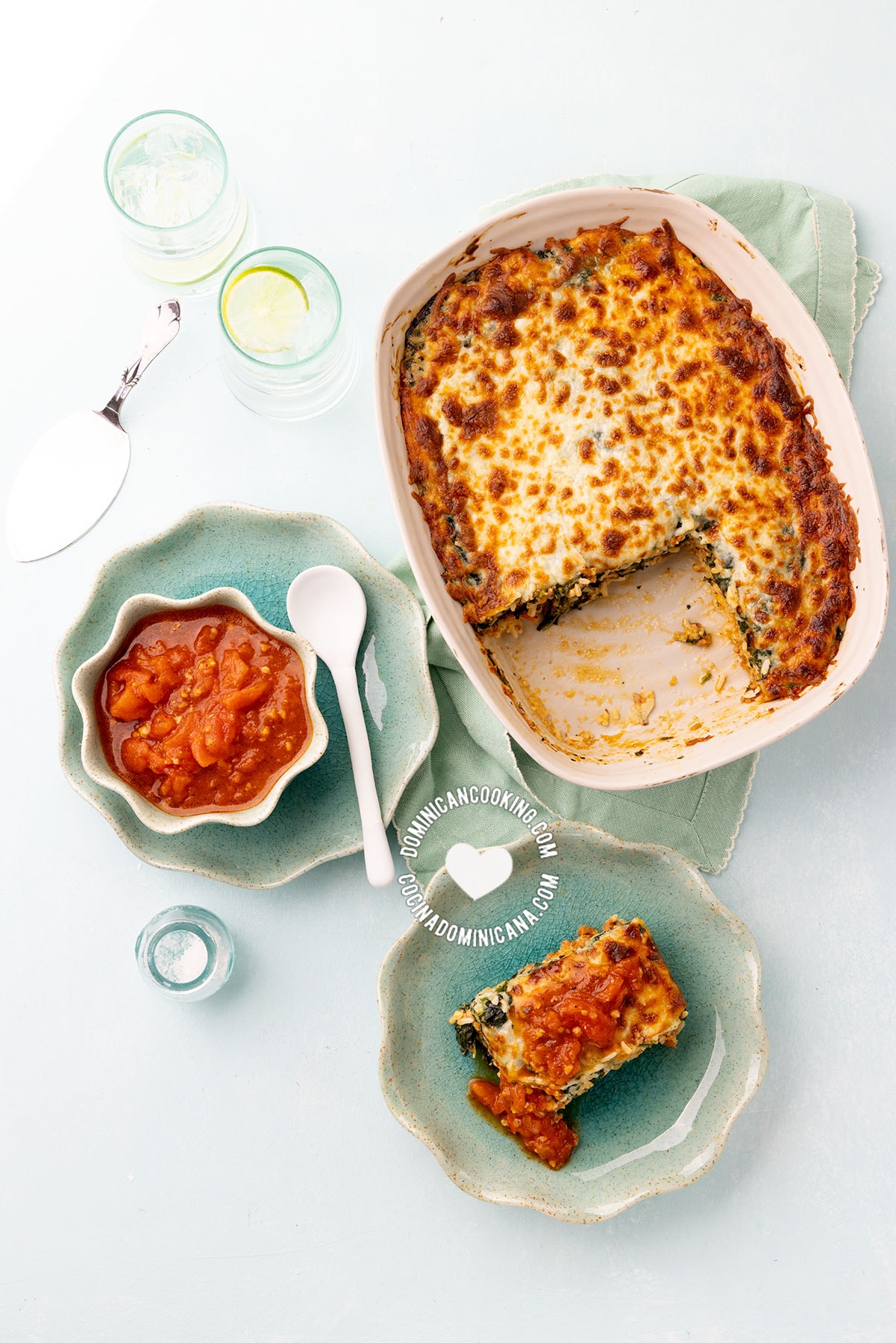 Pastelon de arroz (cheese, beef and rice casserole).