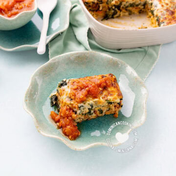 Pastelon de arroz (cheese, beef and rice casserole).