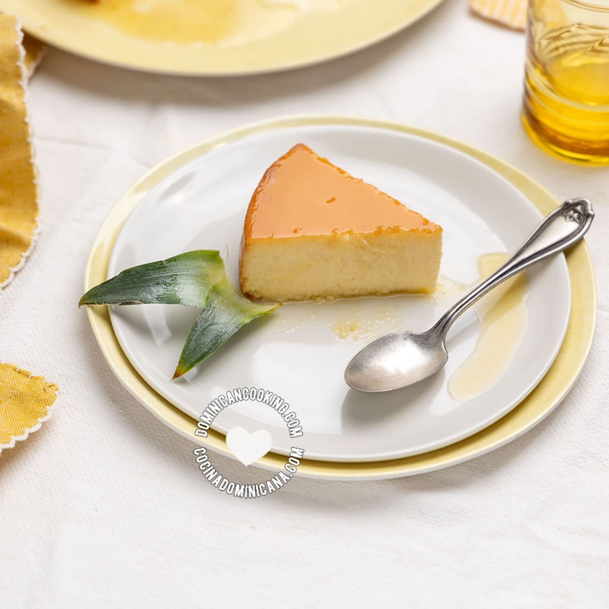 Flan de queso y piña (Pineapple cream cheese flan).