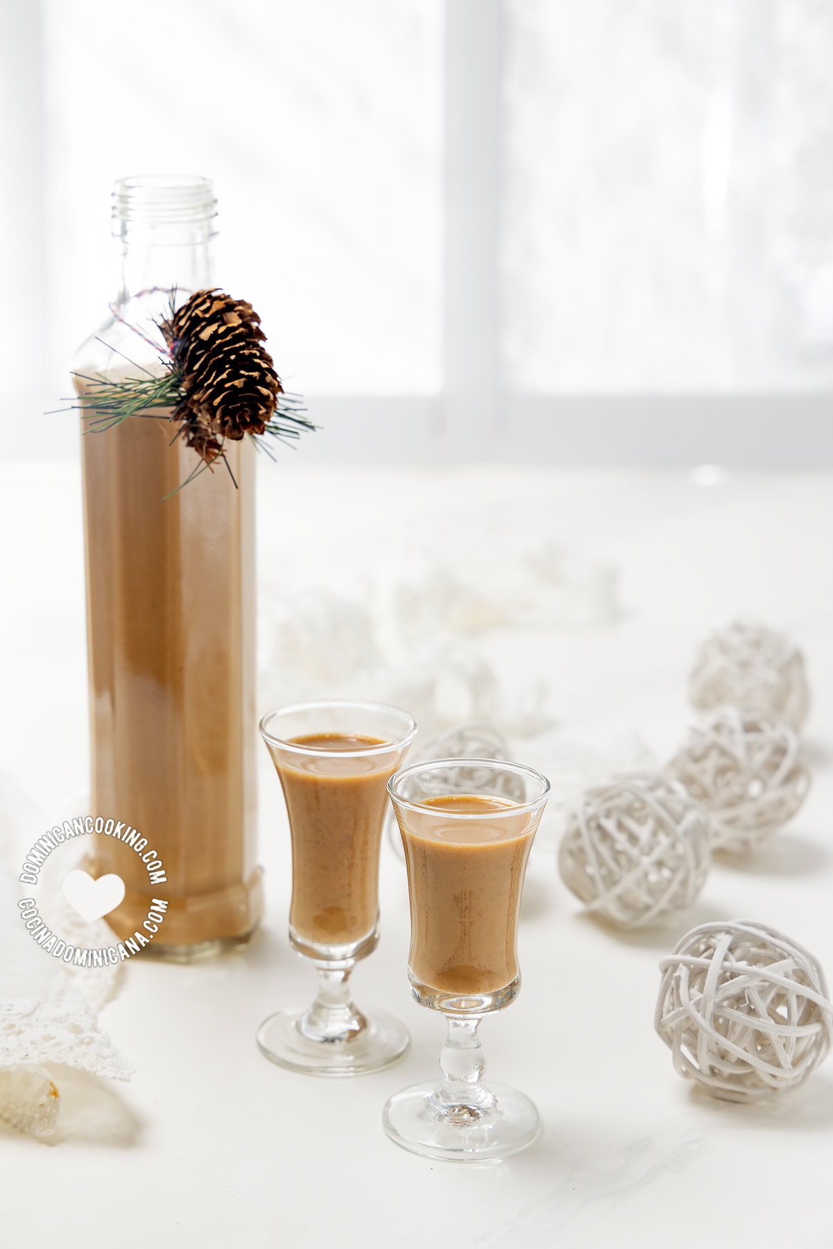 Ponche de chocolate (chocolate eggnog).