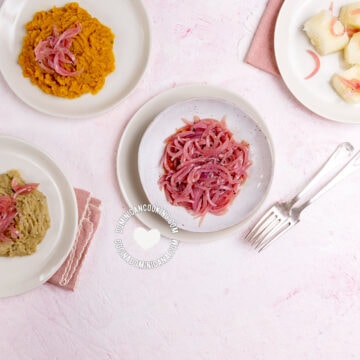 Sauteed red onions (cebolla con vinagre).