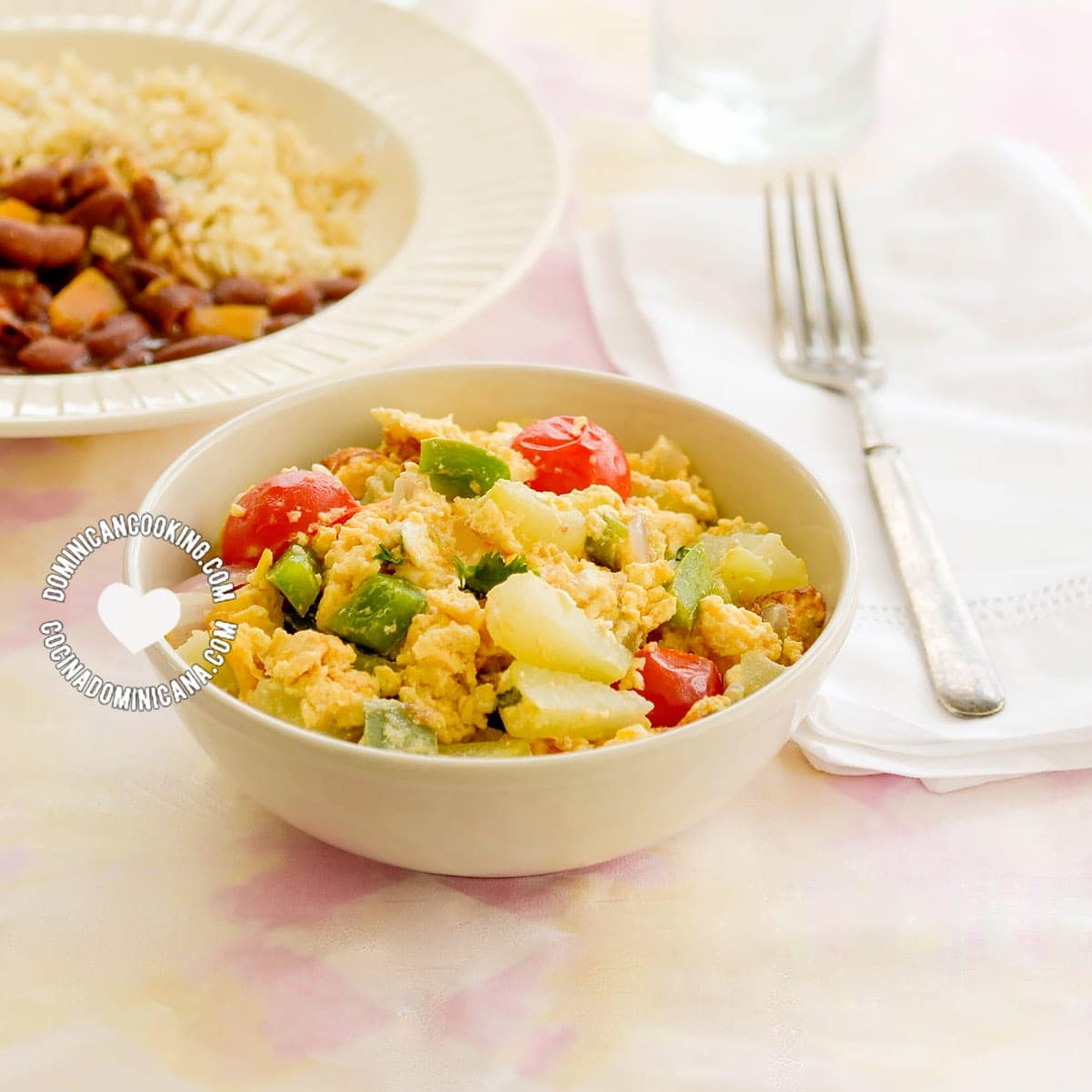 Tayota con huevos (chayote with eggs).