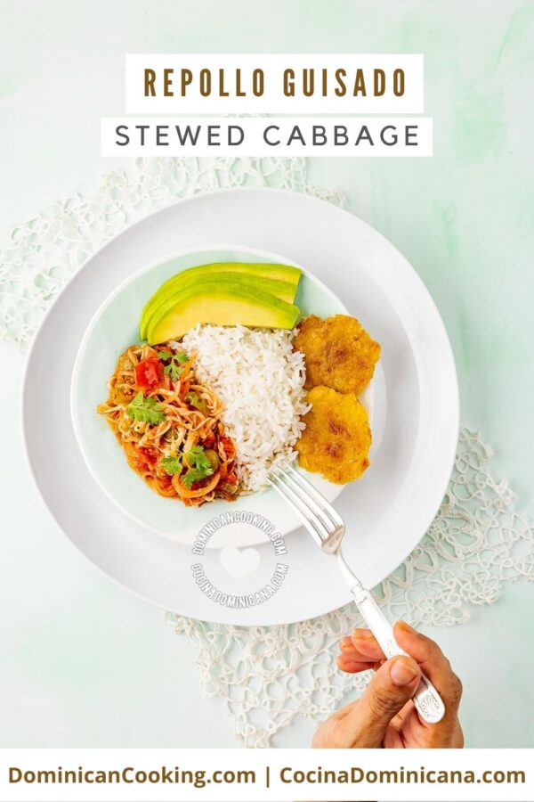 Repollo guisado (stewed cabbage) recipe.