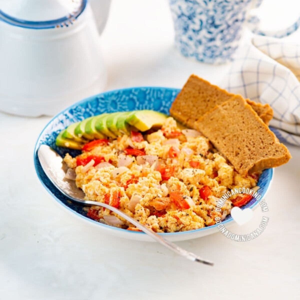 Revoltillo de huevos (scrambled eggs) huevos revueltos recipe.