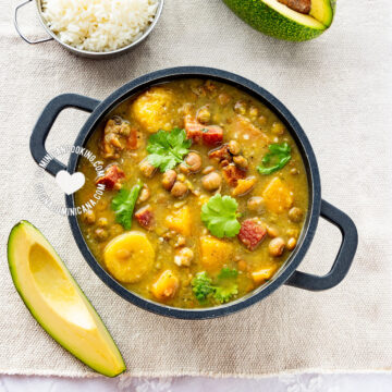 Sancocho de guandules (pigeon peas stew).
