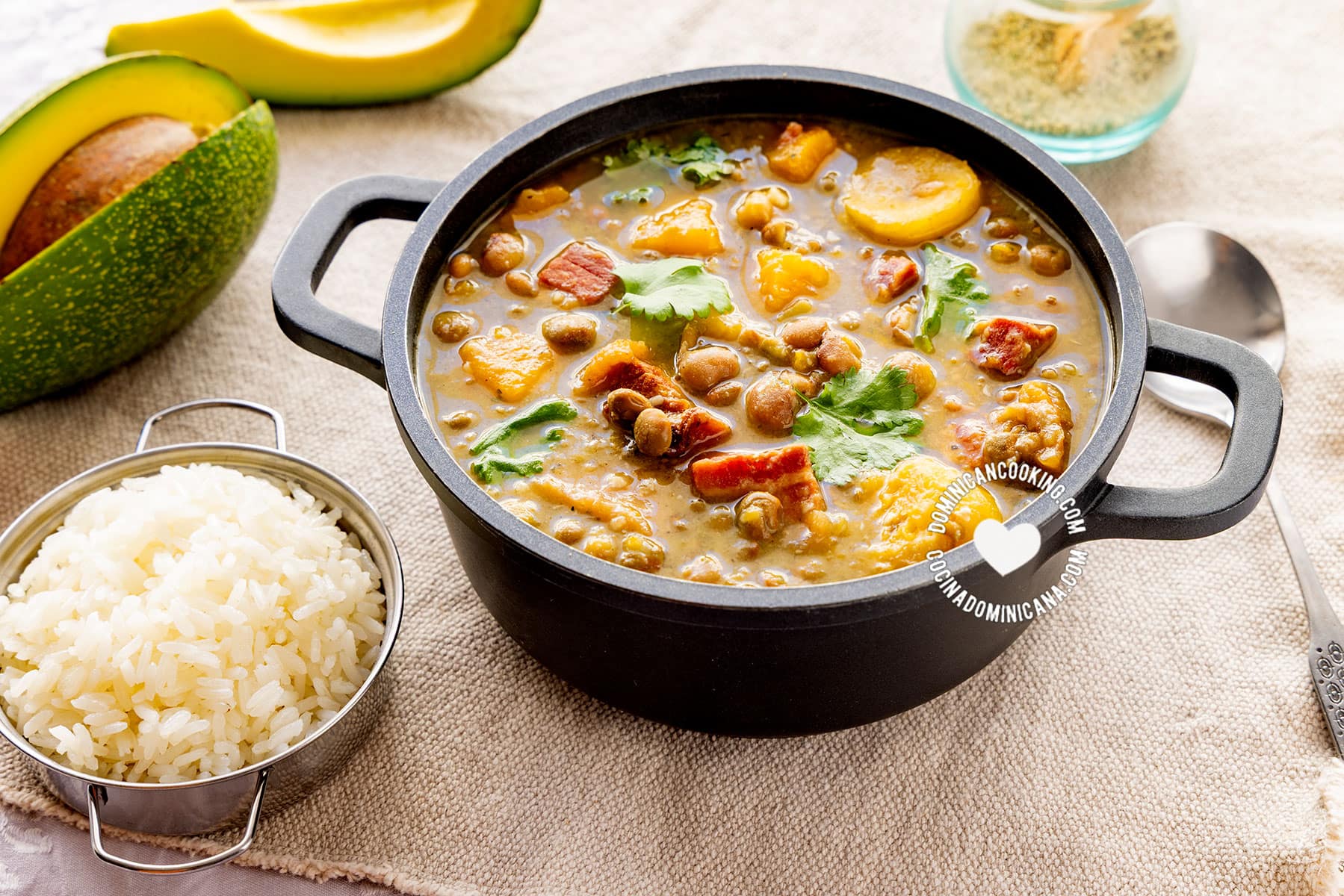Sancocho de guandules (pigeon peas stew).