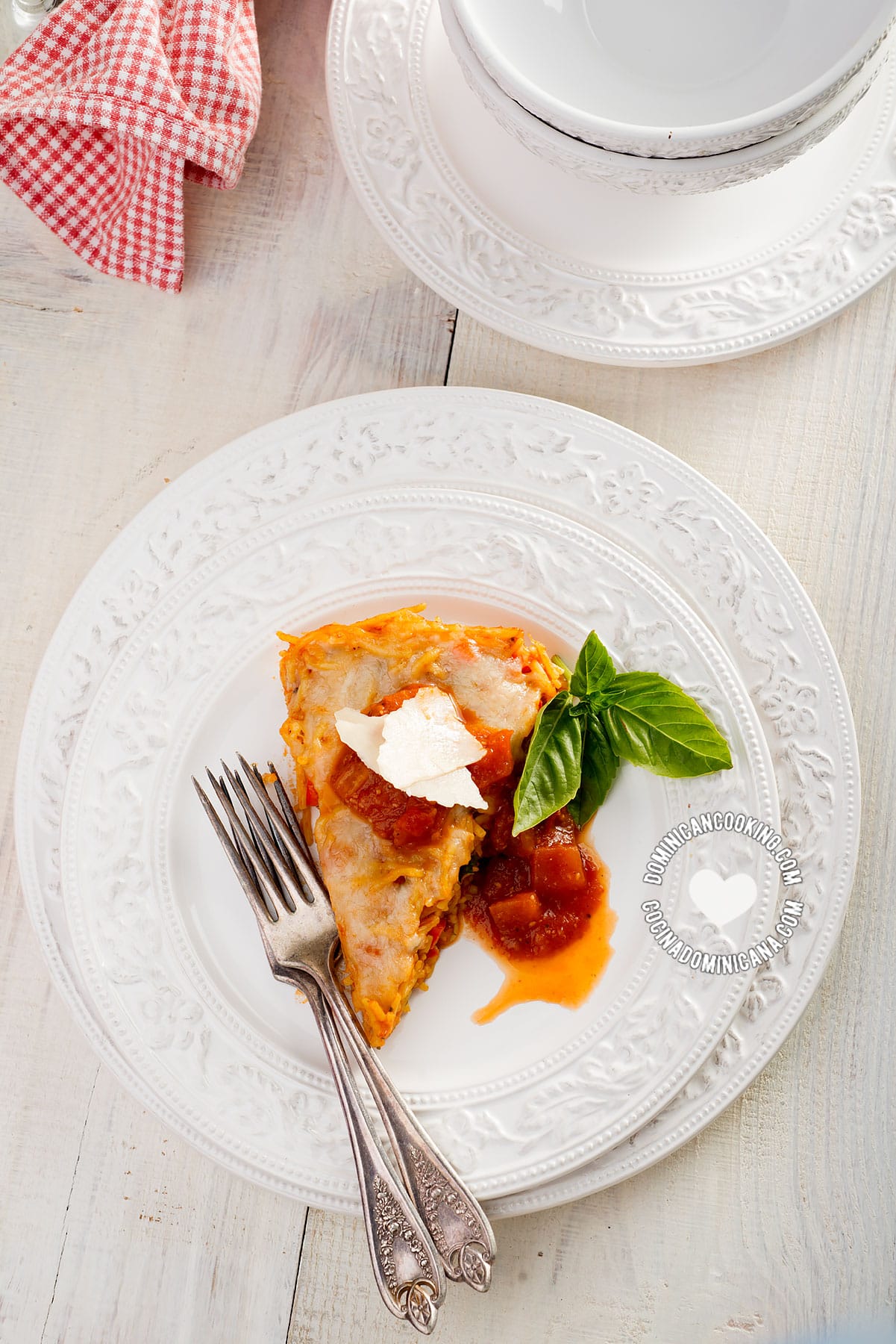 Spaghetti casserole (pastelón de espagueti).