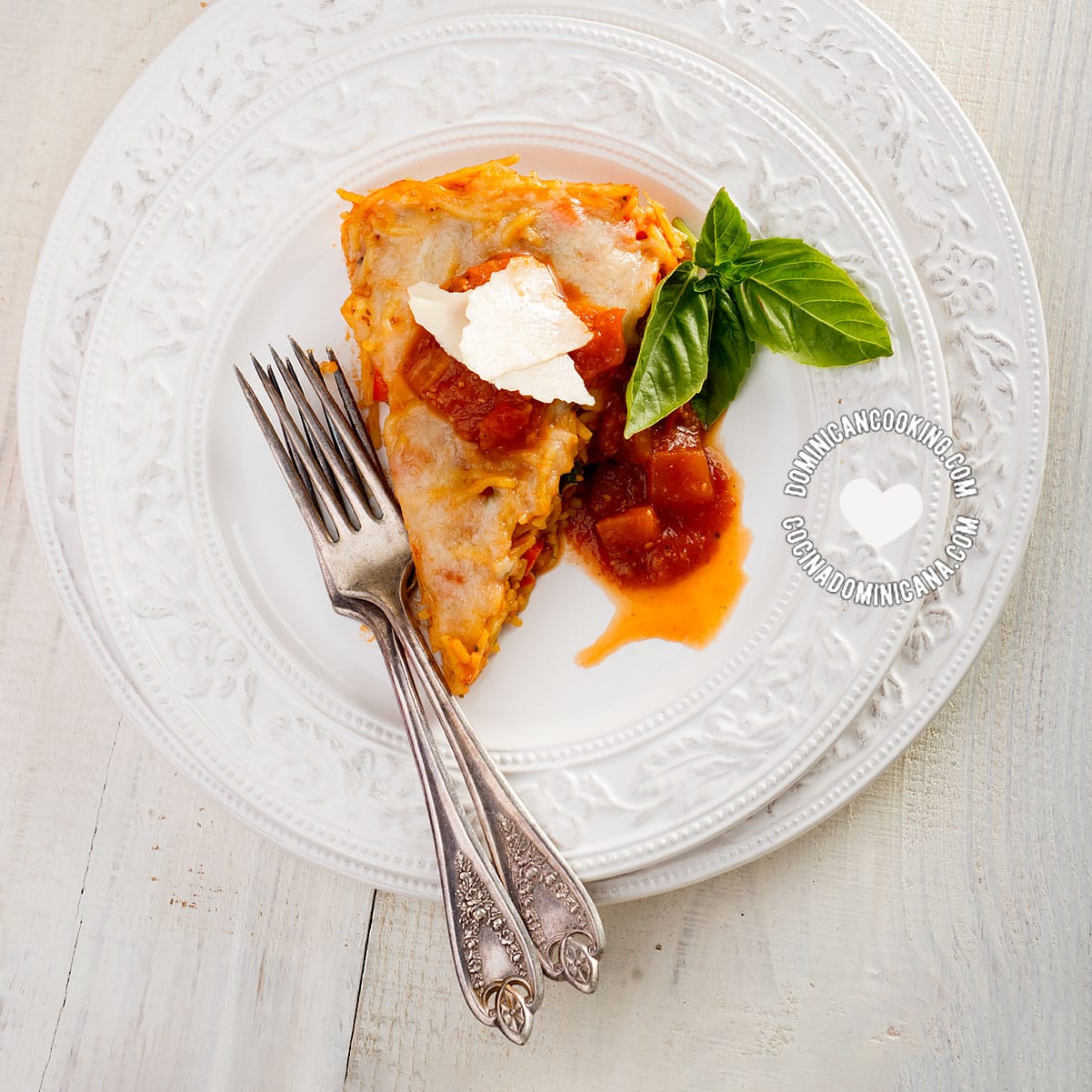 Spaghetti casserole (pastelón de espagueti).