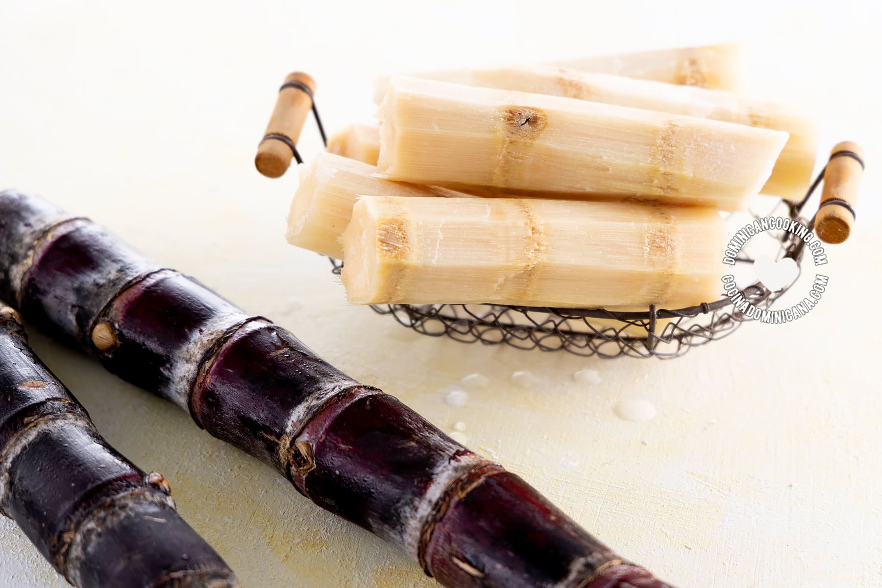 Caña de azúcar (sugarcane or sugar cane)