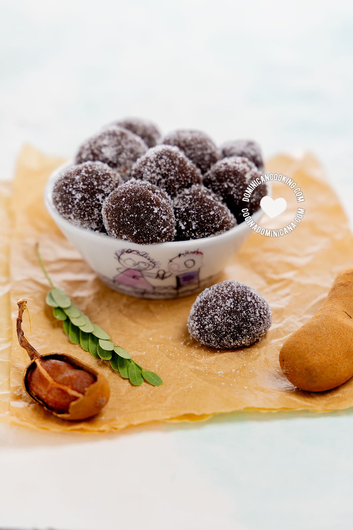 Bolas de tamarindo (tamarind candy balls).