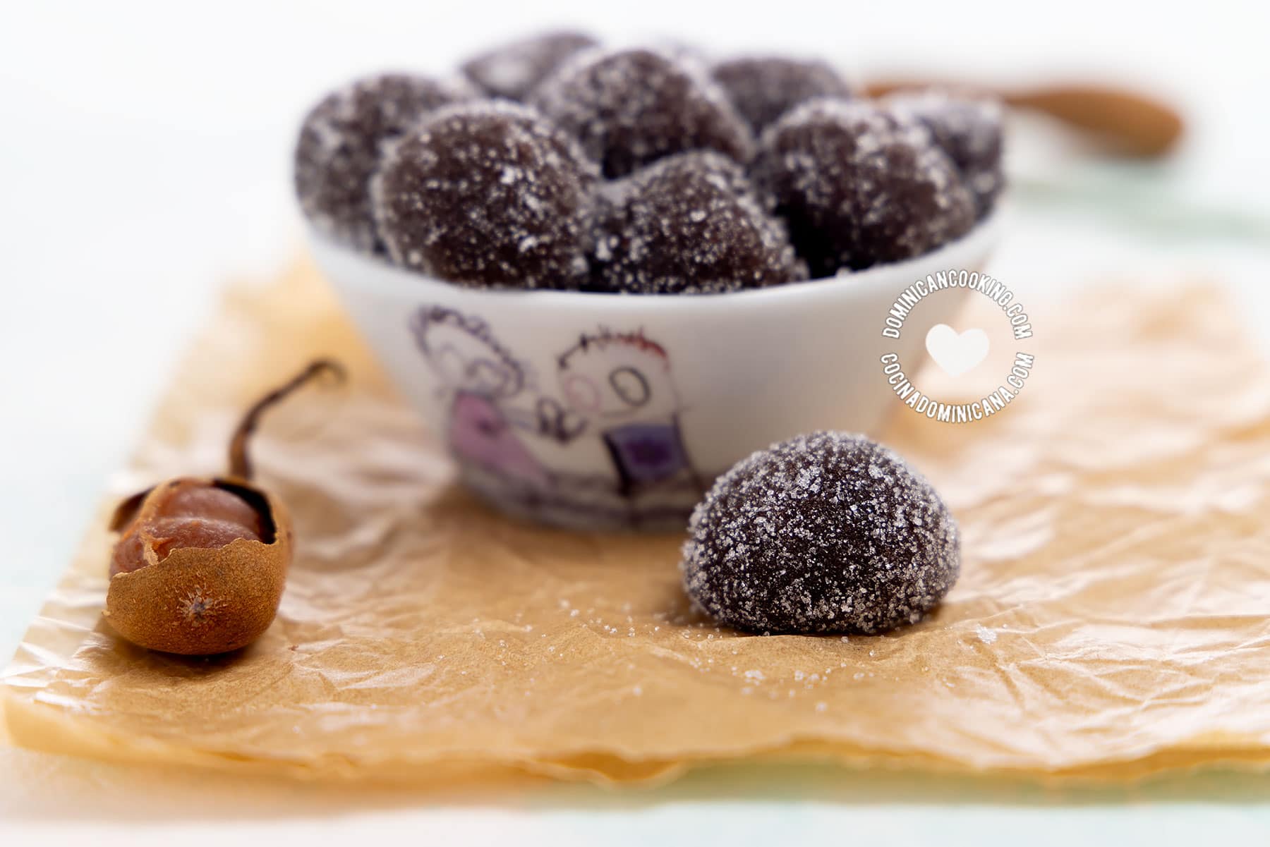 Tamarind candy balls (Bolitas de tamarindo).